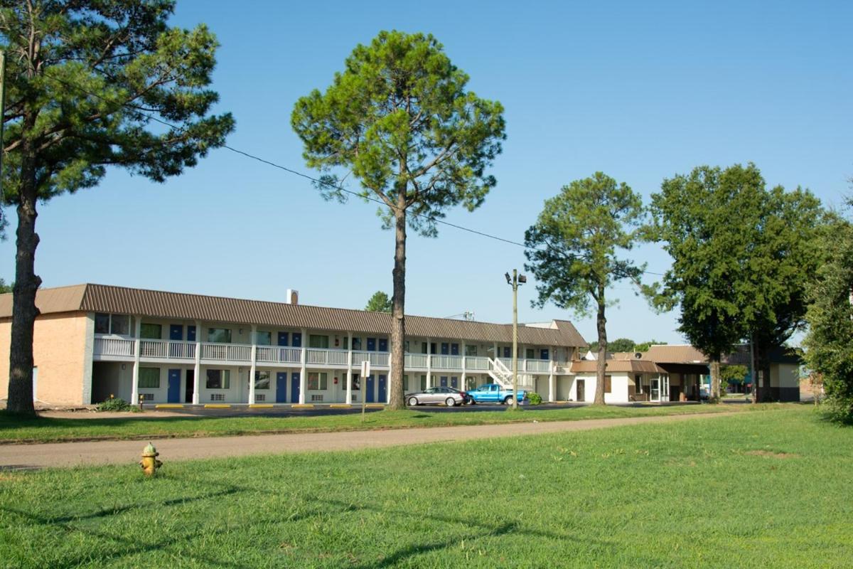 Motel 6-Brinkley, AR