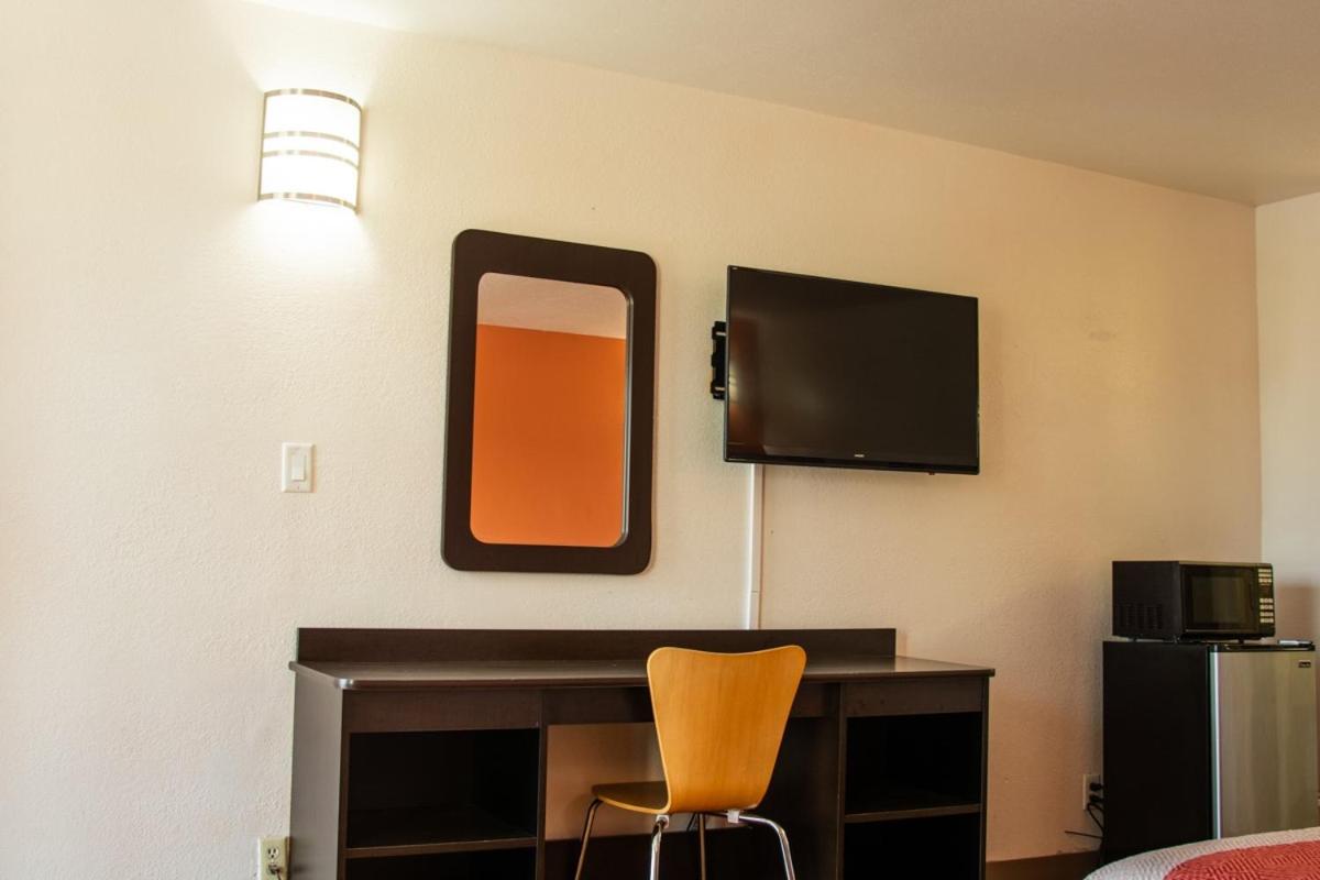 Motel 6-Brinkley, AR