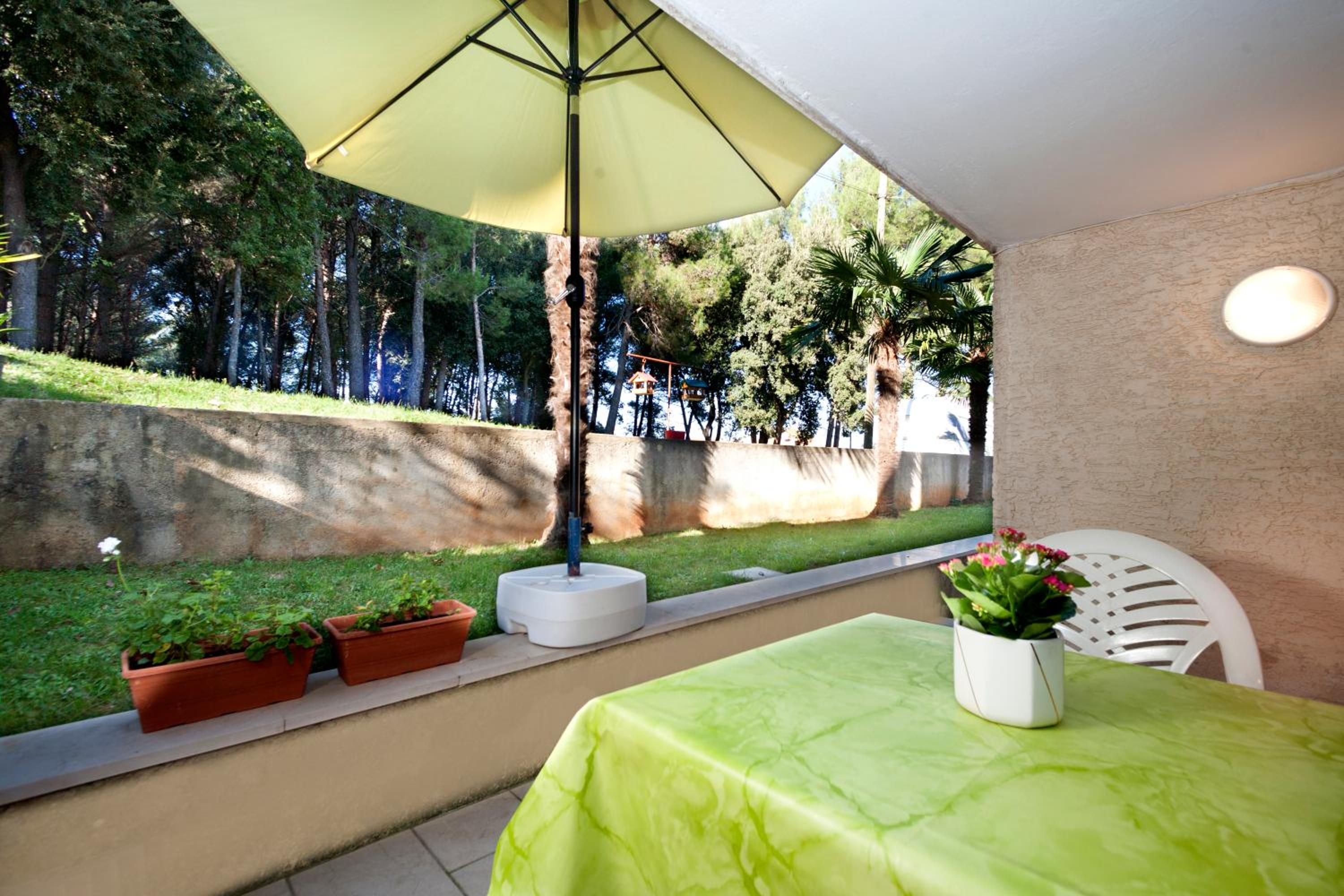 Mihaela Apartments view 4