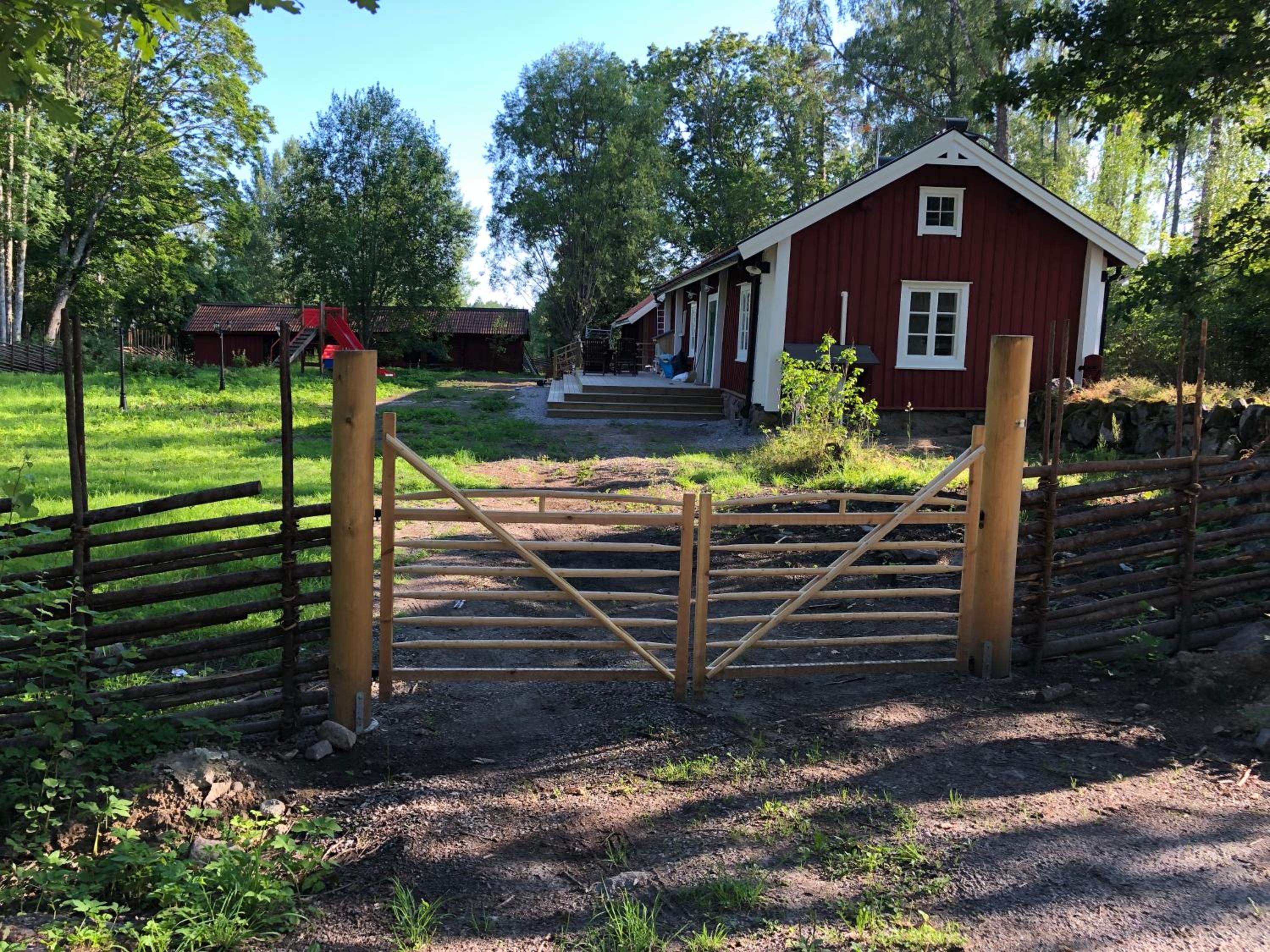 Nedanby | Cottage | Idyllic location | Porch | Grill view 5