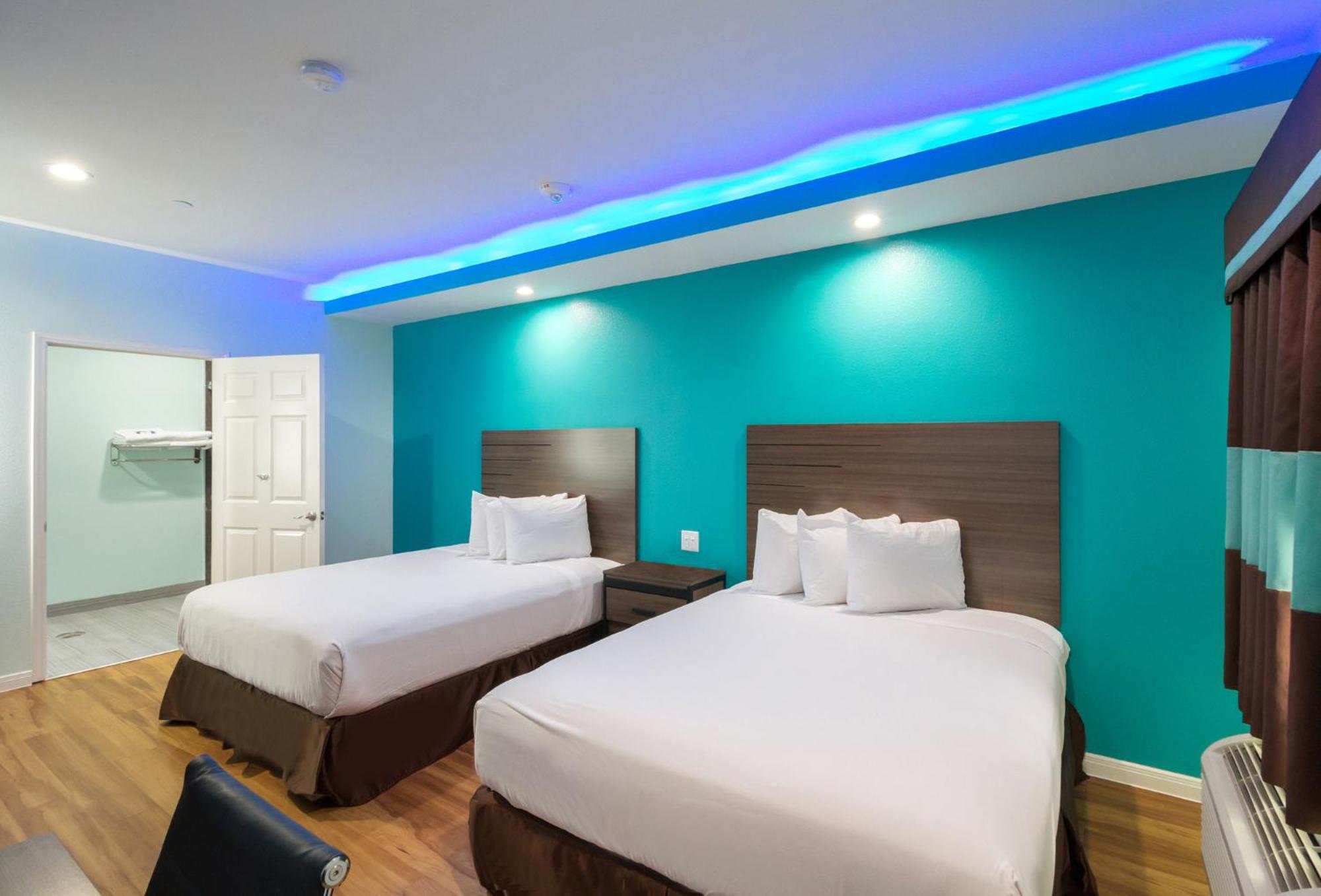 Americas Best Value Inn- Aldine Westfield - Property Image 9
