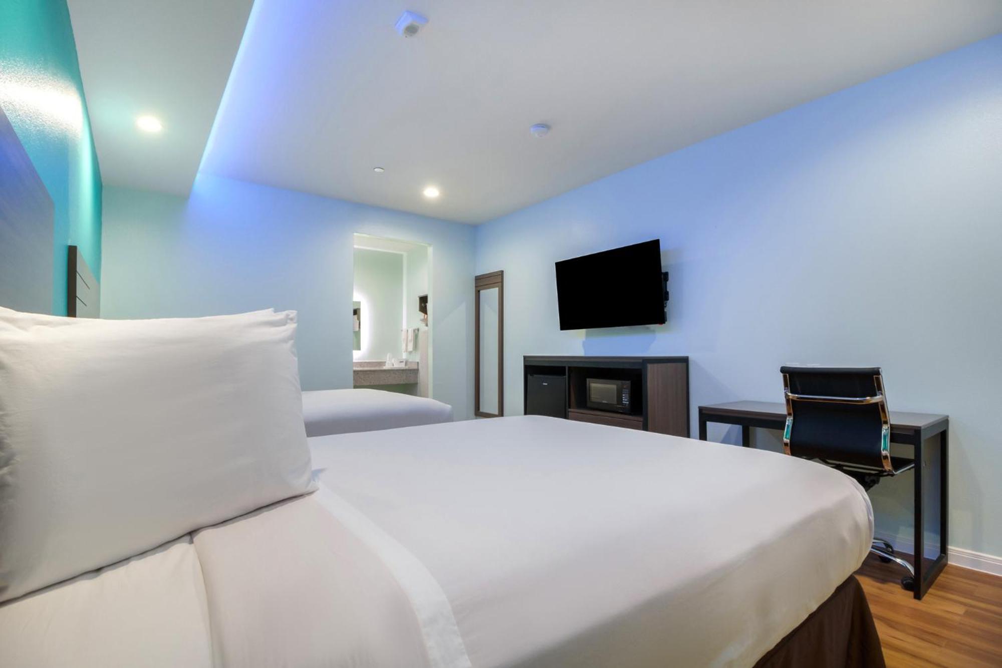 Americas Best Value Inn- Aldine Westfield - Property Image 14