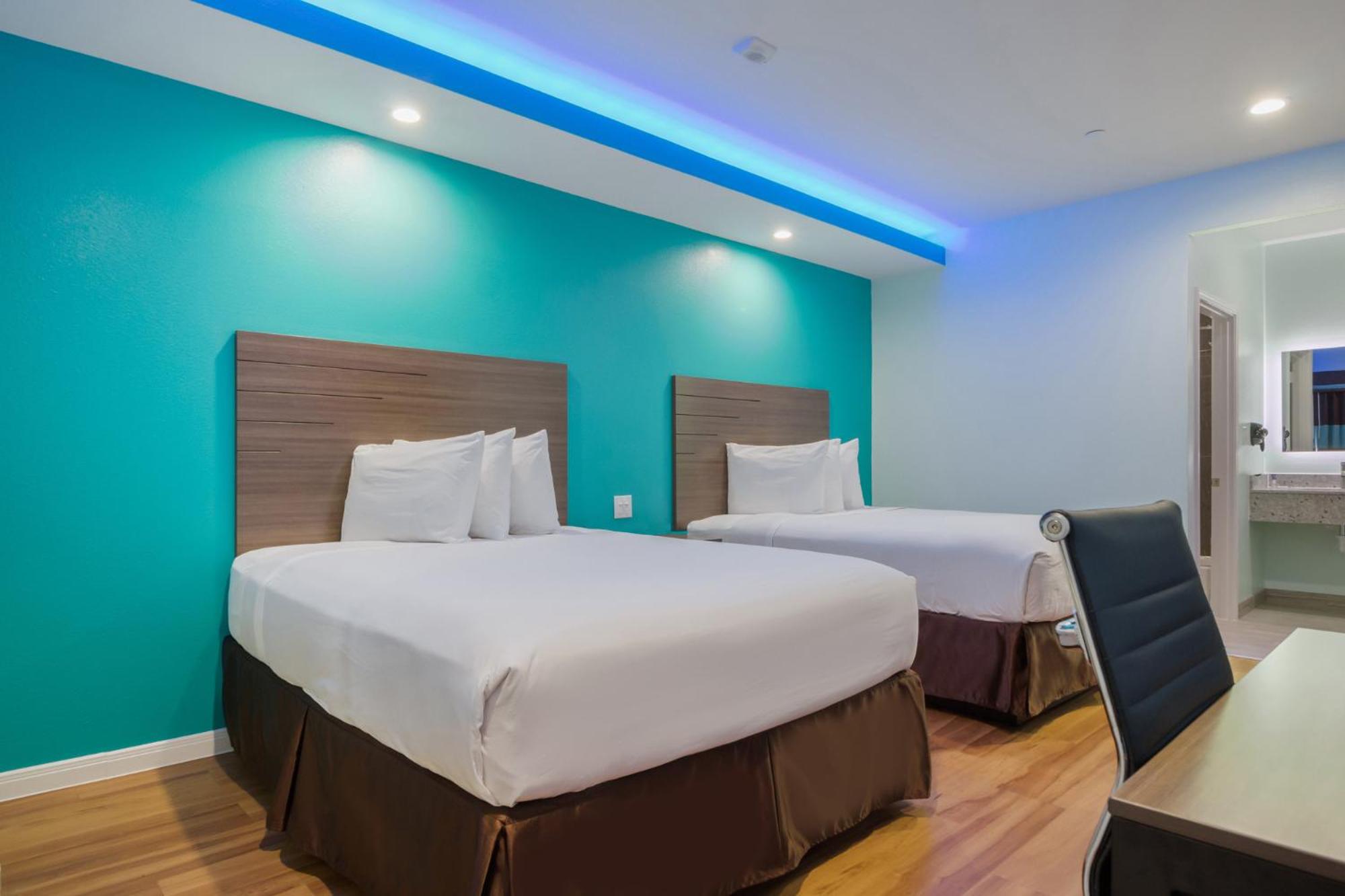 Americas Best Value Inn- Aldine Westfield - Property Image 15