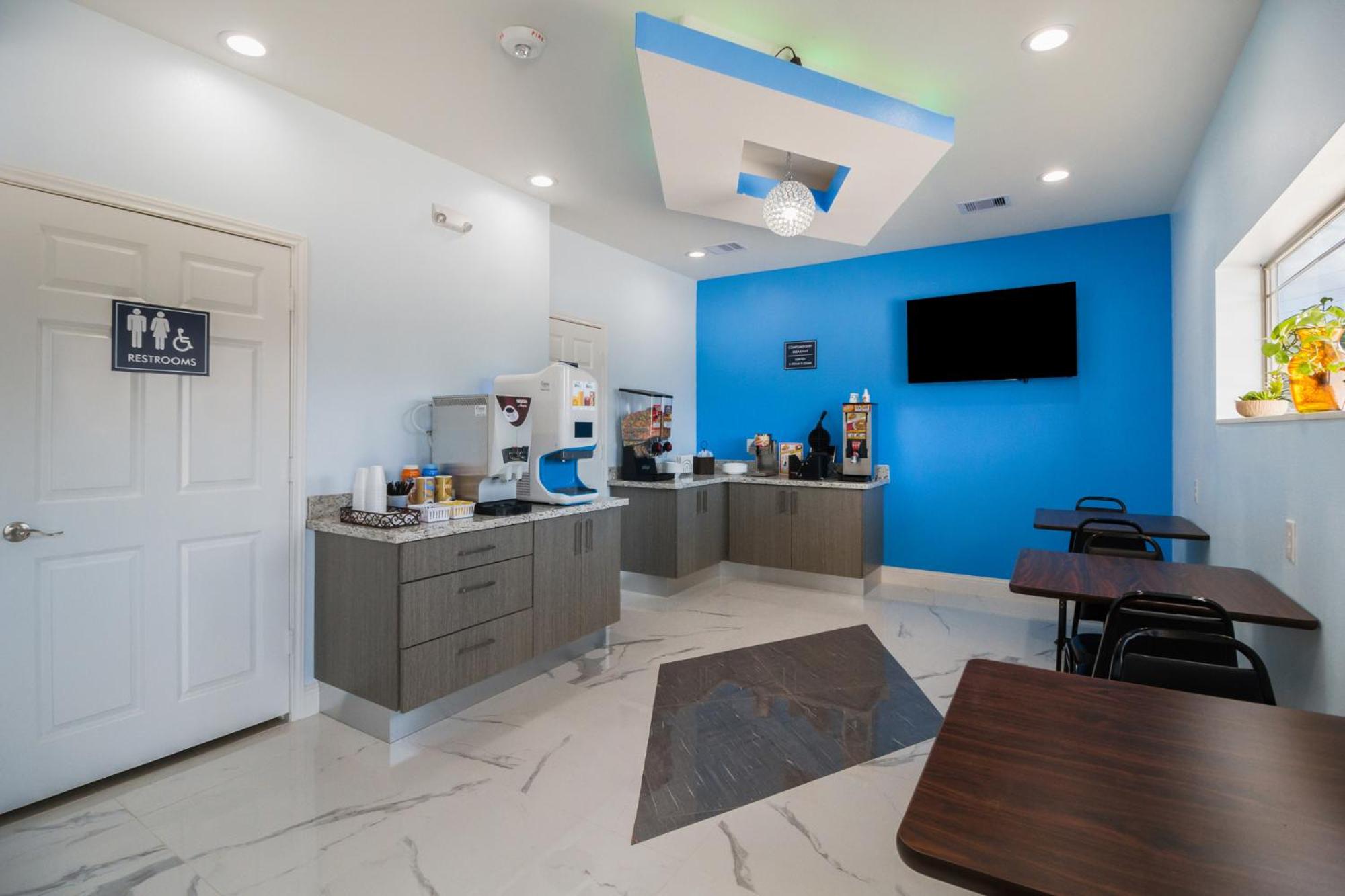 Americas Best Value Inn- Aldine Westfield - Property Image 17