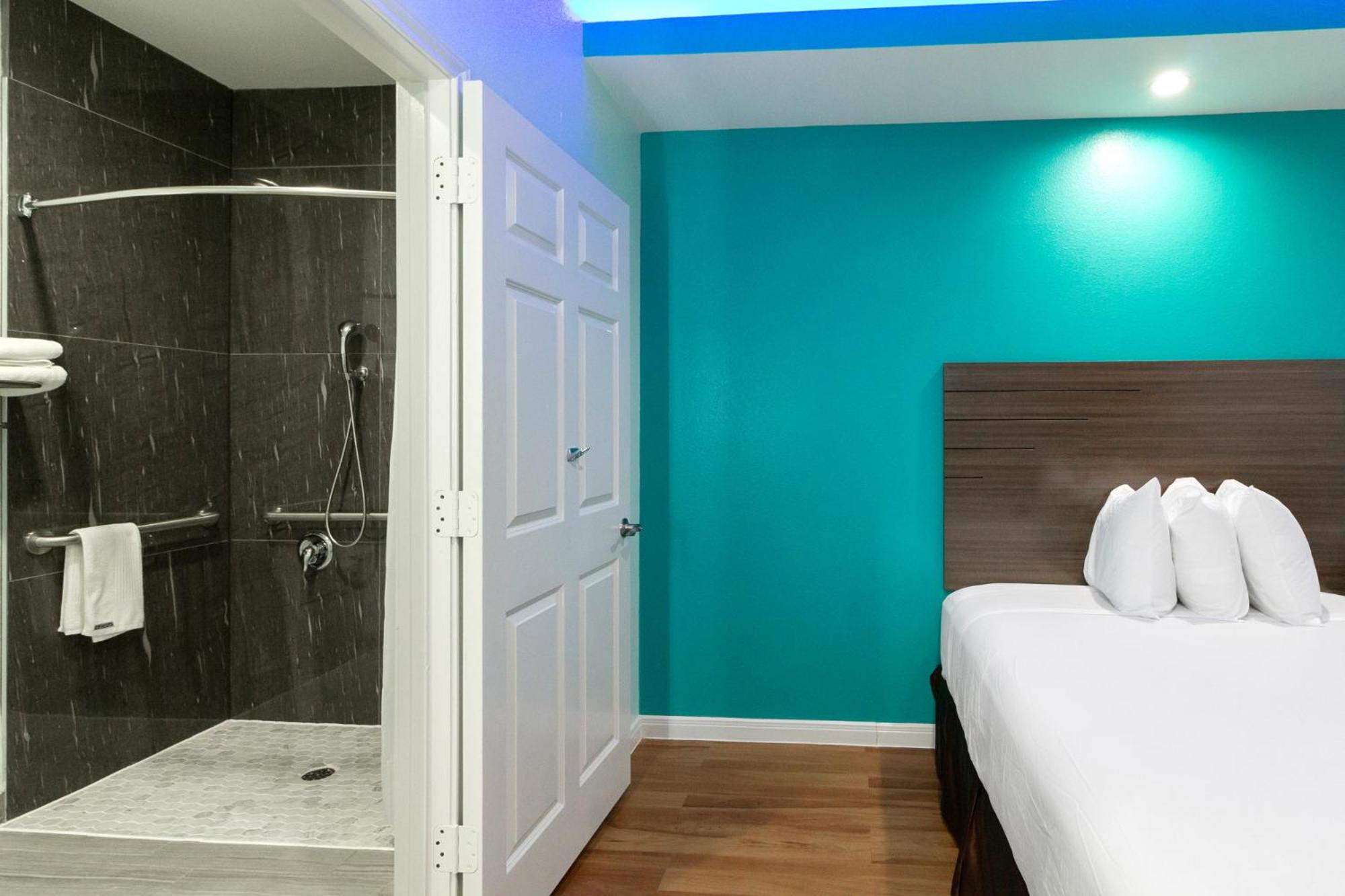 Americas Best Value Inn- Aldine Westfield - Property Image 4