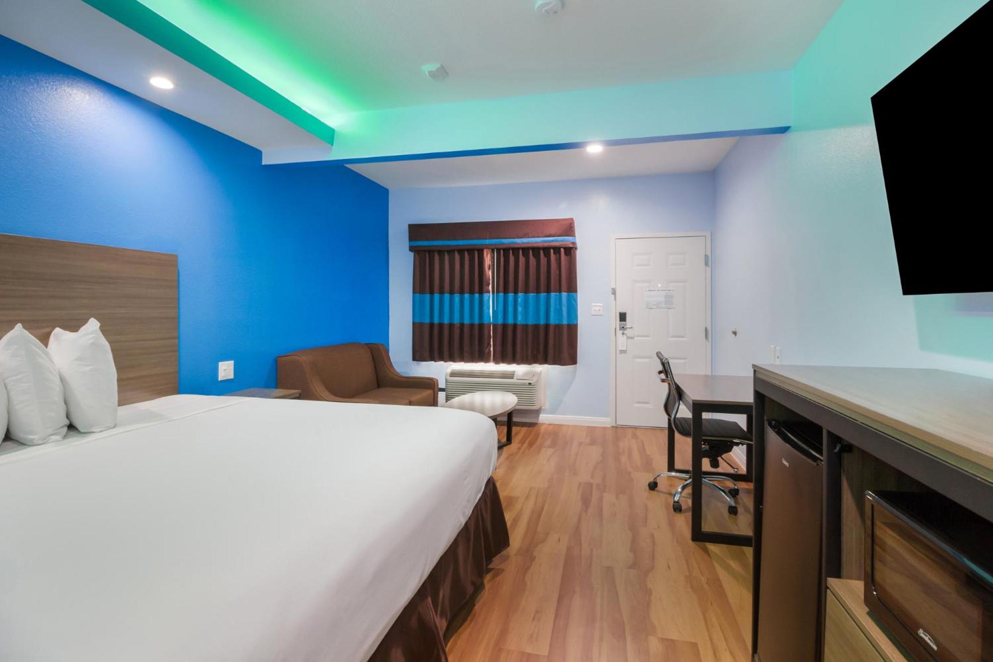 Americas Best Value Inn- Aldine Westfield - Property Image 25