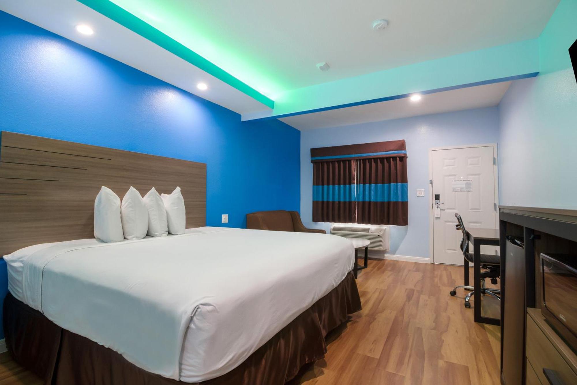 Americas Best Value Inn- Aldine Westfield - Property Image 26