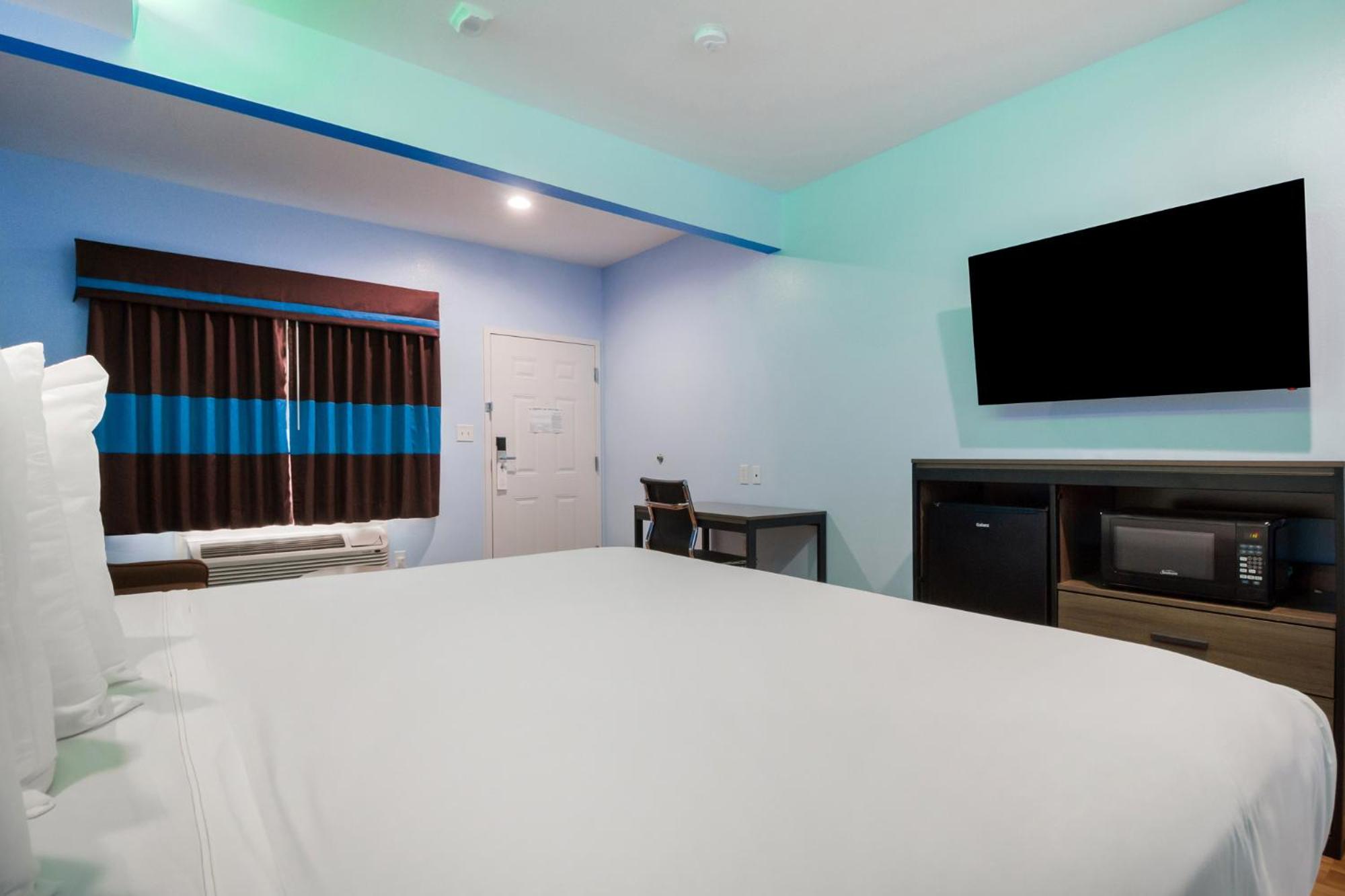 Americas Best Value Inn- Aldine Westfield - Property Image 28