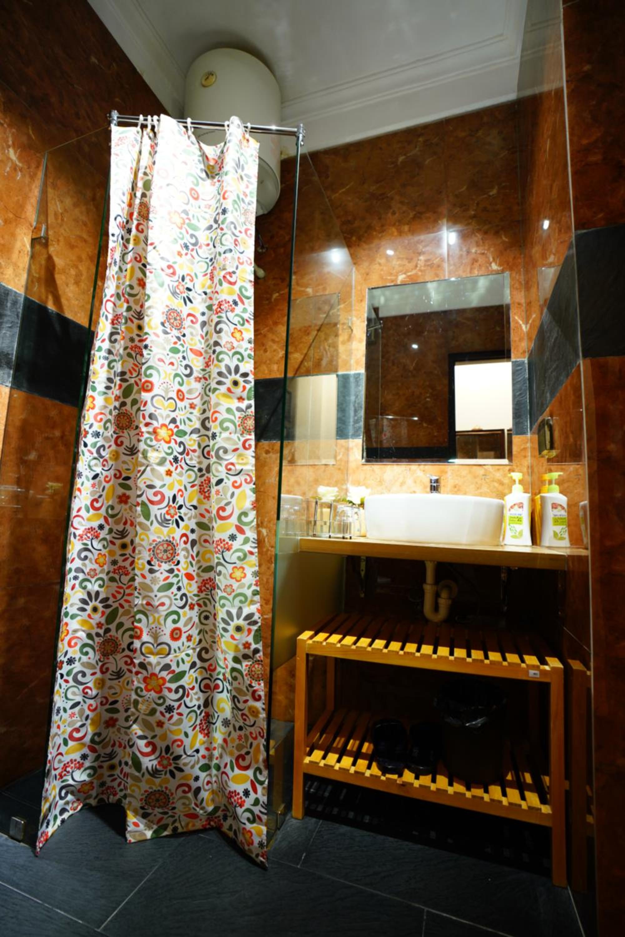 Elegant Studio Yet Kieu