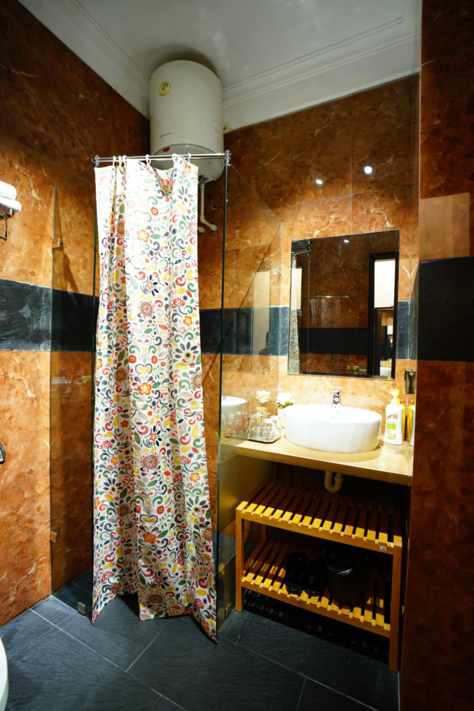 Elegant Studio Yet Kieu