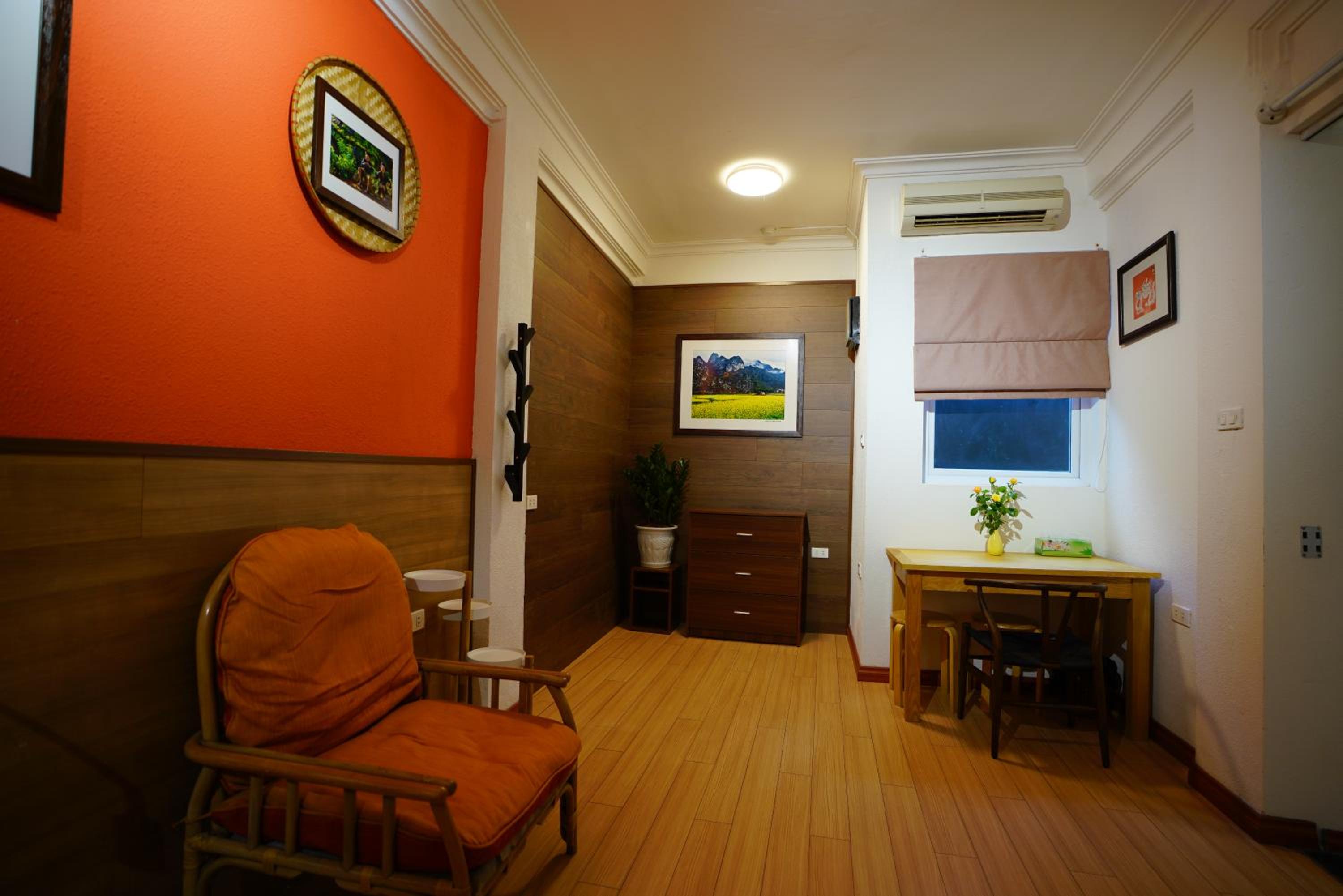Elegant Studio Yet Kieu