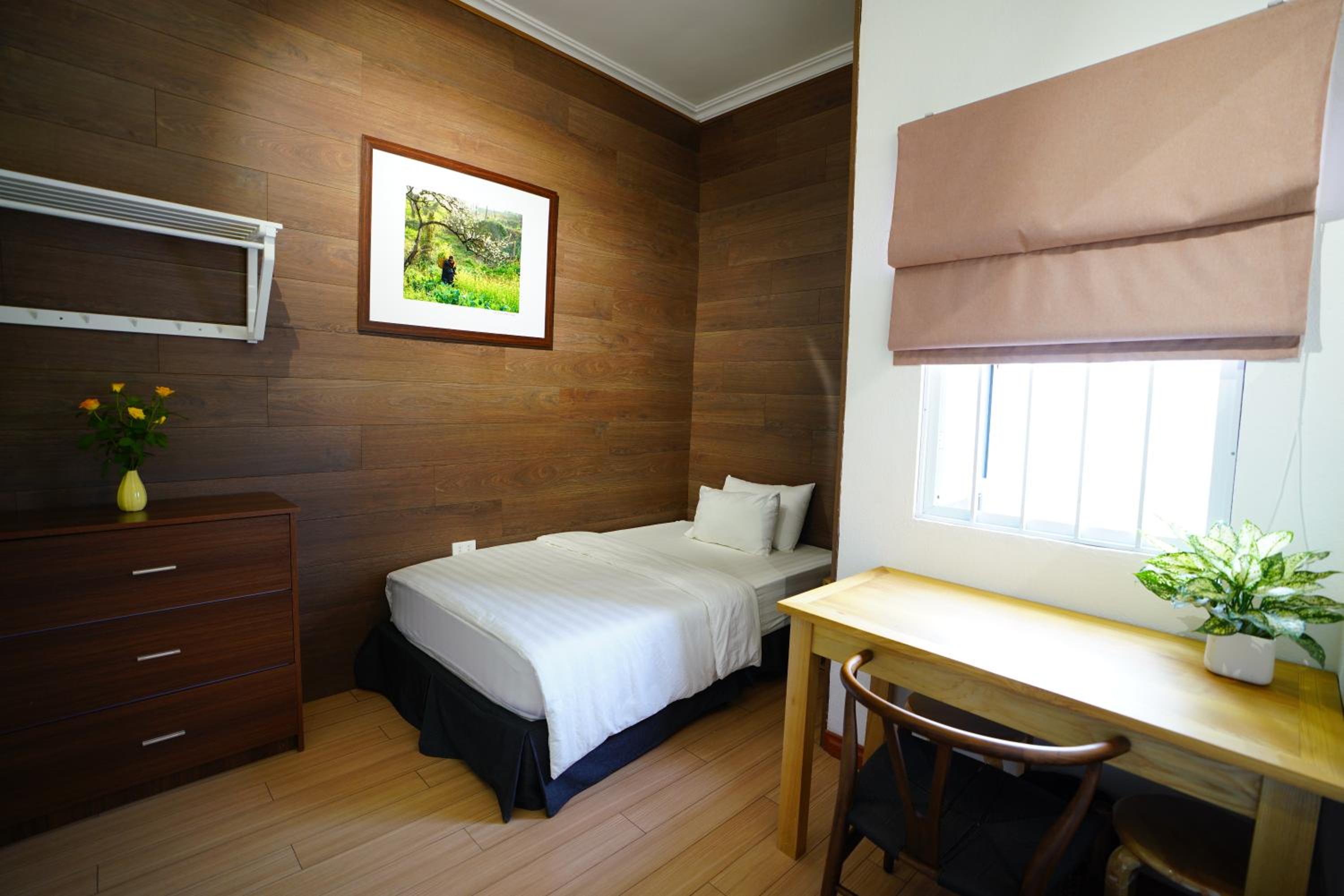 Elegant Studio Yet Kieu