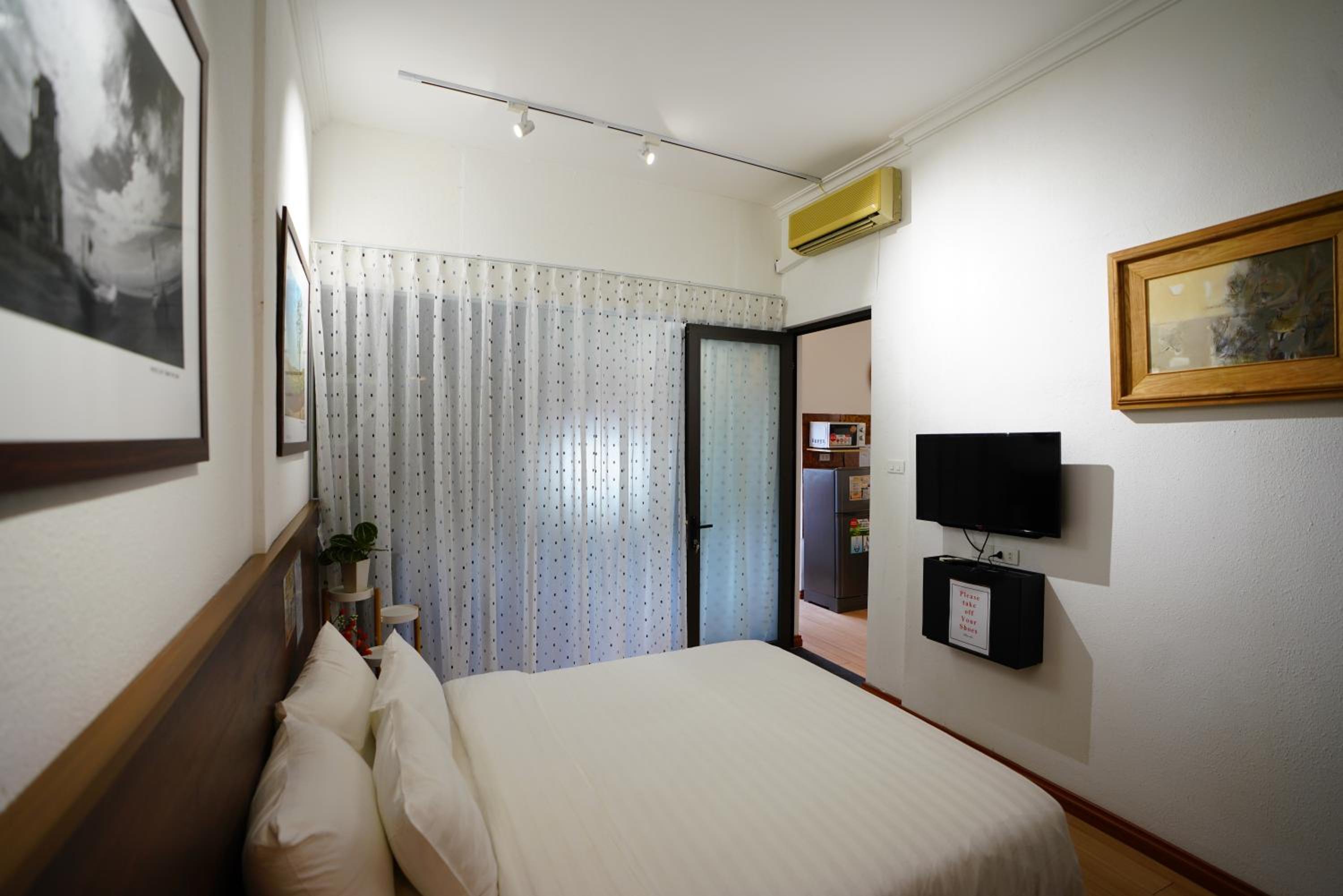 Elegant Studio Yet Kieu
