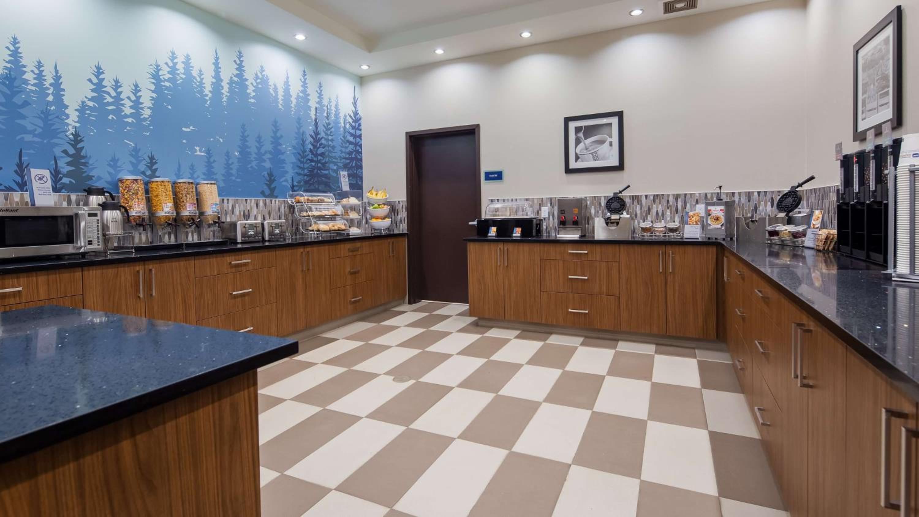 Hinton Vacations - Best Western Plus Hinton Inn  Suites - Property Image 3