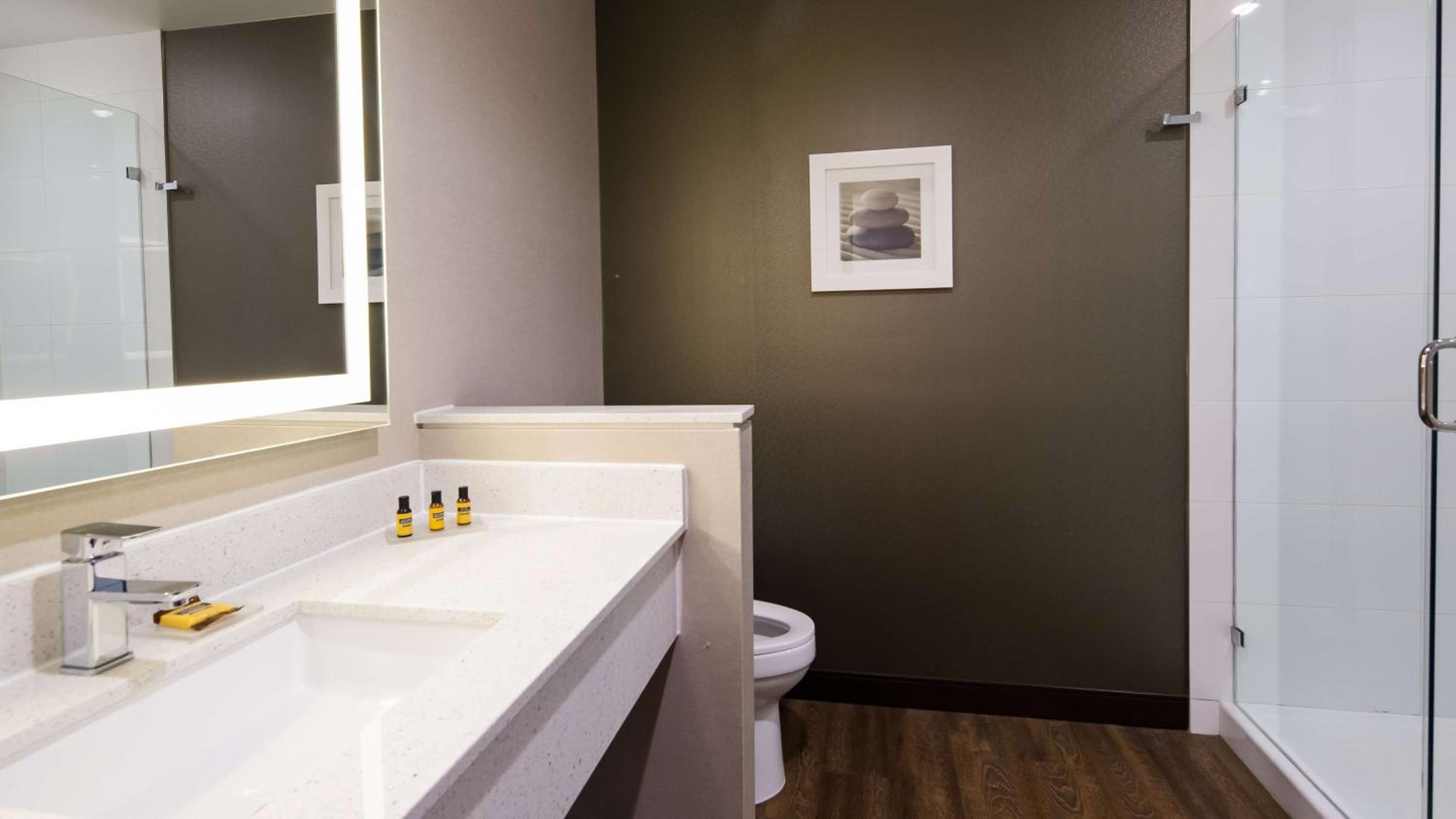 Hinton Vacations - Best Western Plus Hinton Inn  Suites - Property Image 1