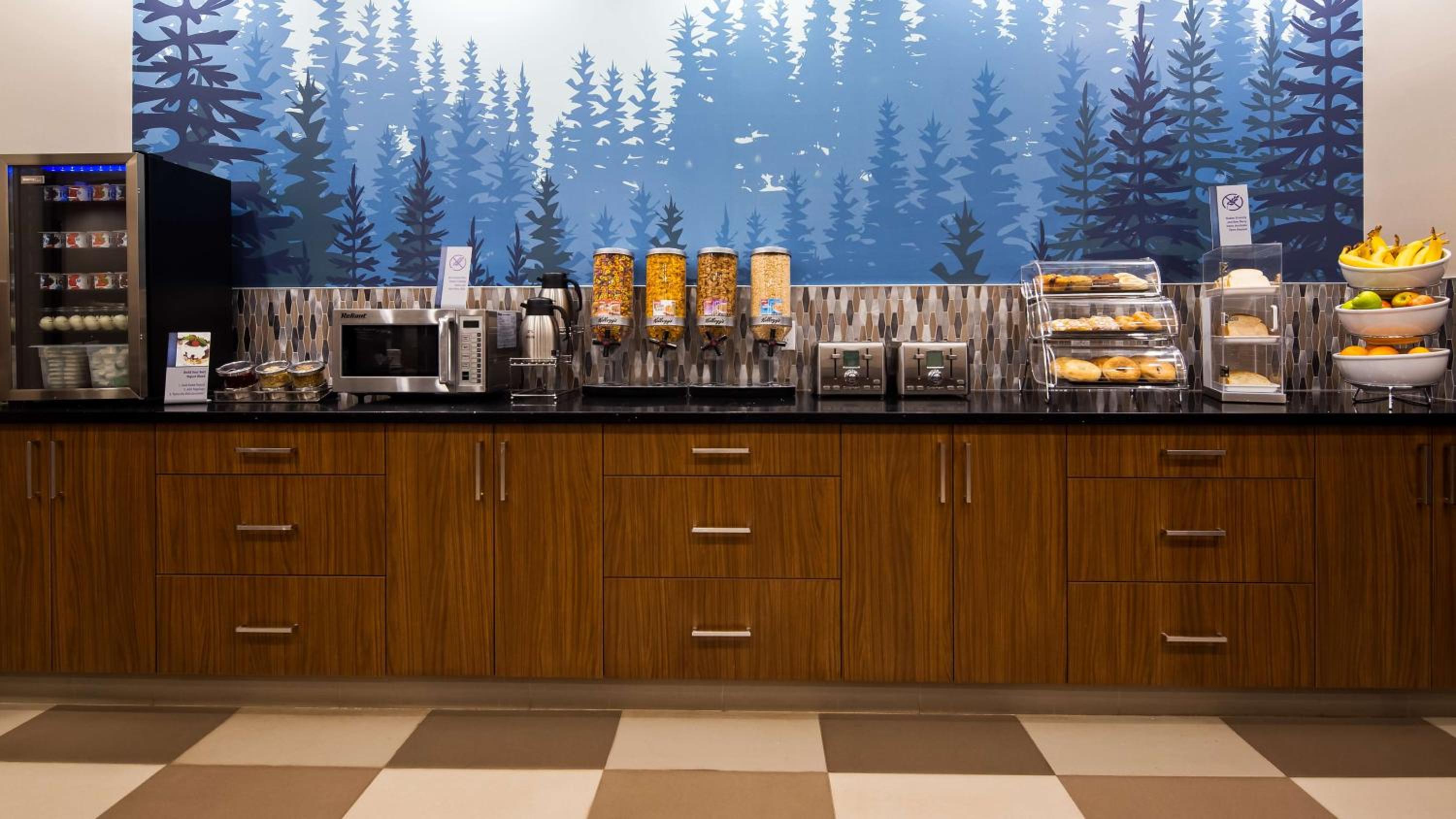 Hinton Vacations - Best Western Plus Hinton Inn  Suites - Property Image 10