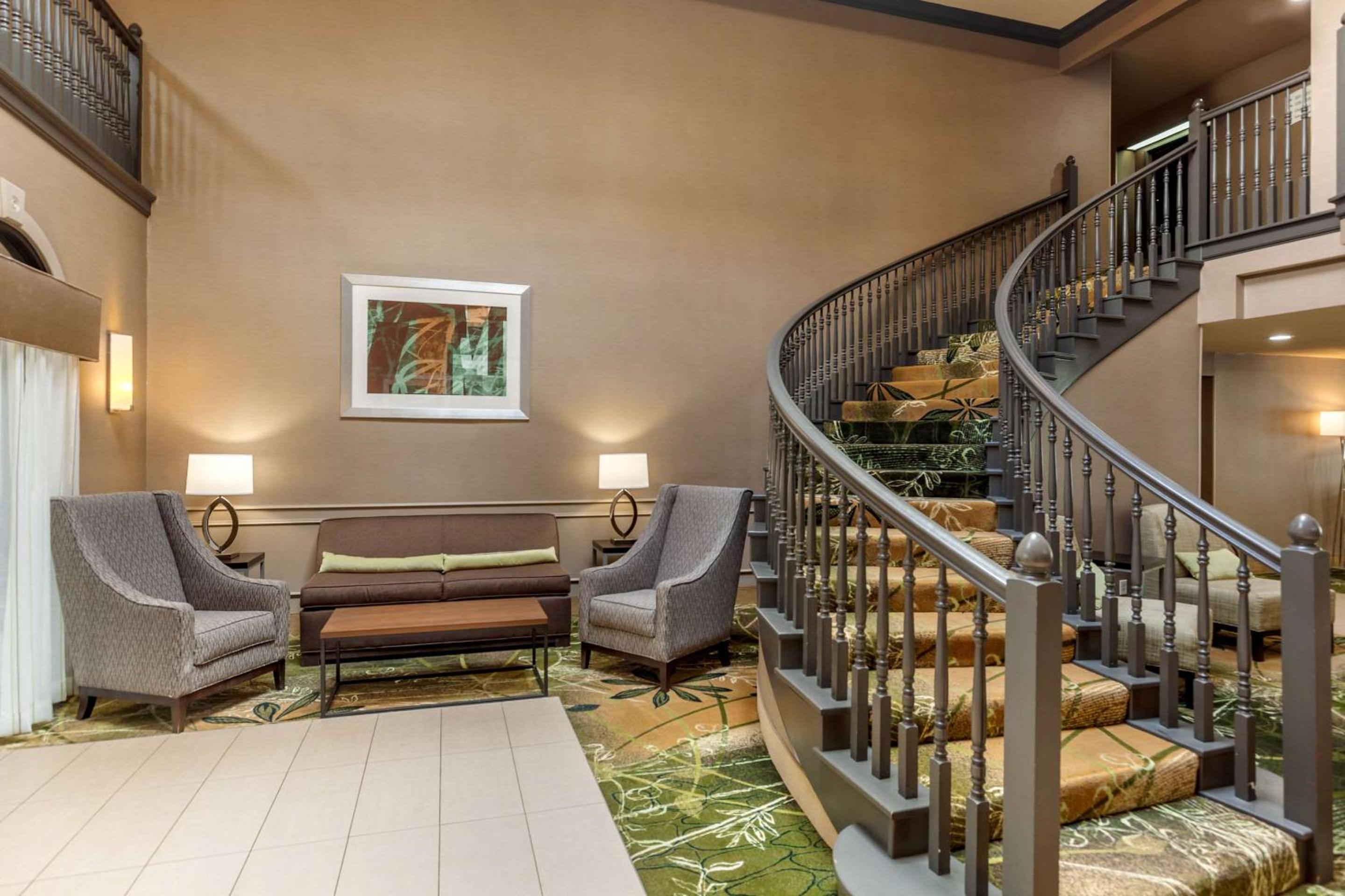 Quality Suites Sherman view 4