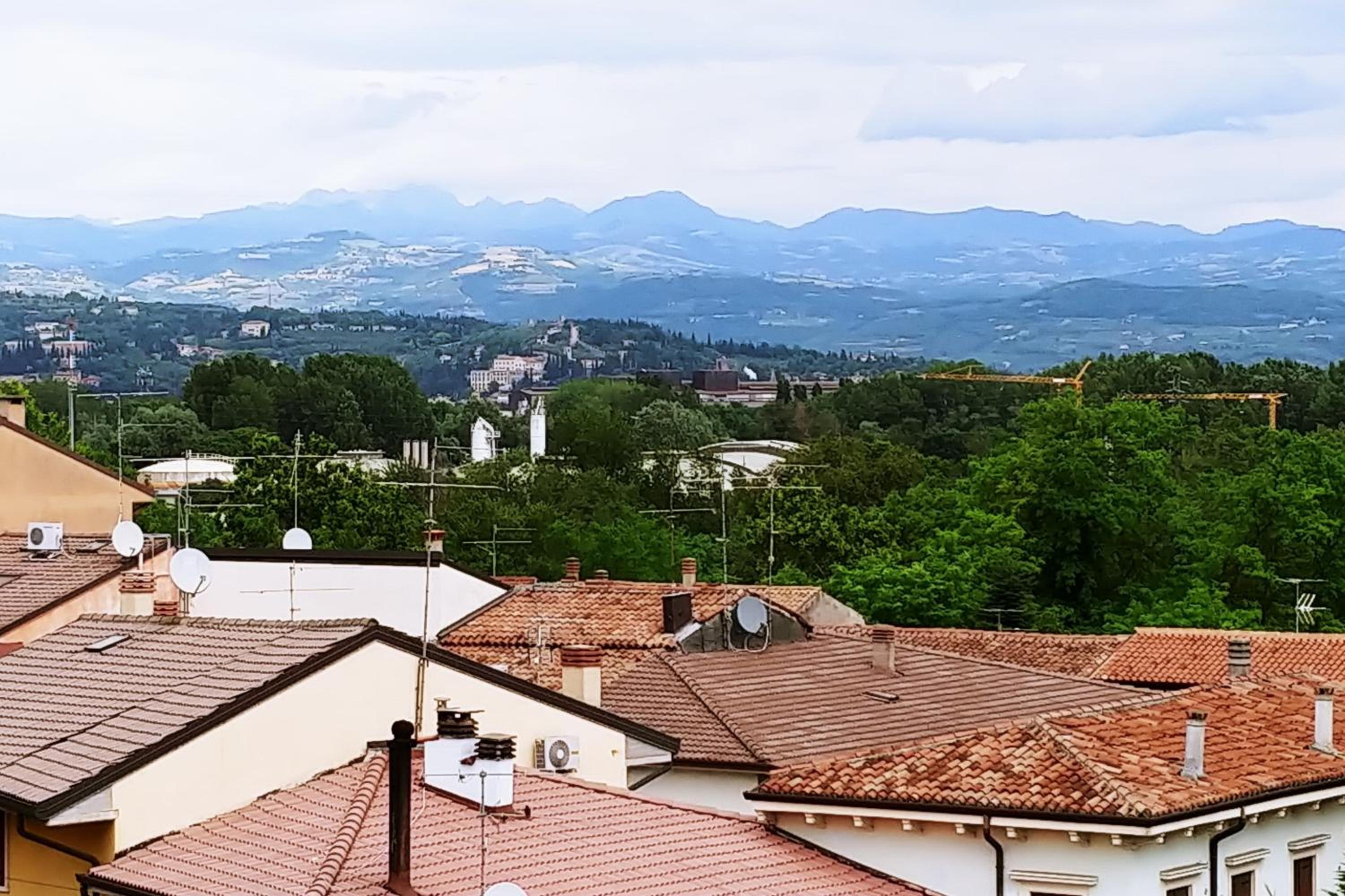 Verona Top Floor Flat & Garage photo 5
