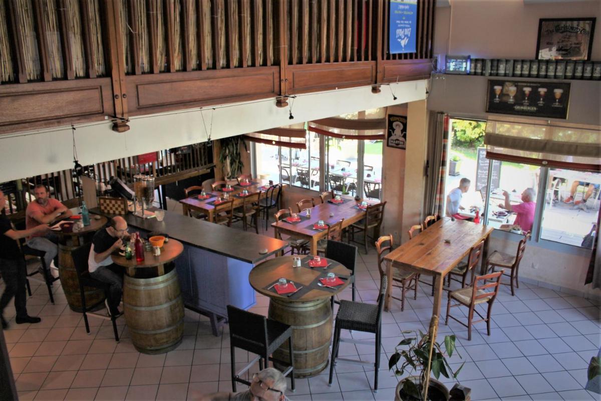 restaurant