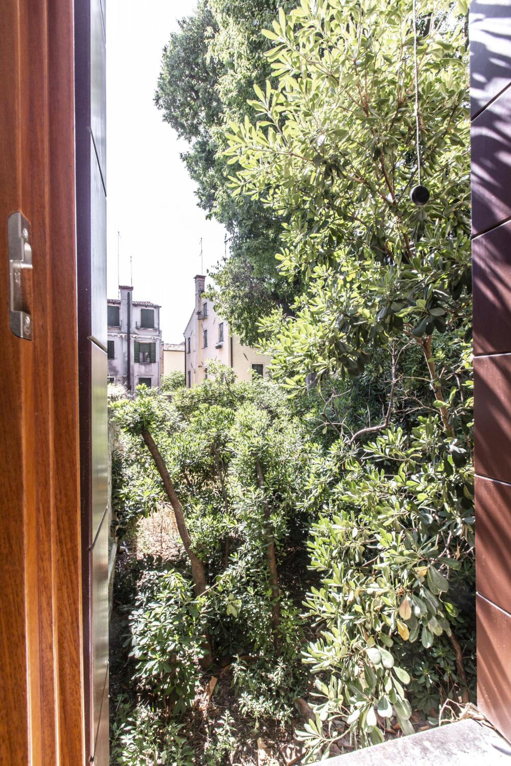 Riva De Biasio Charming Apartment