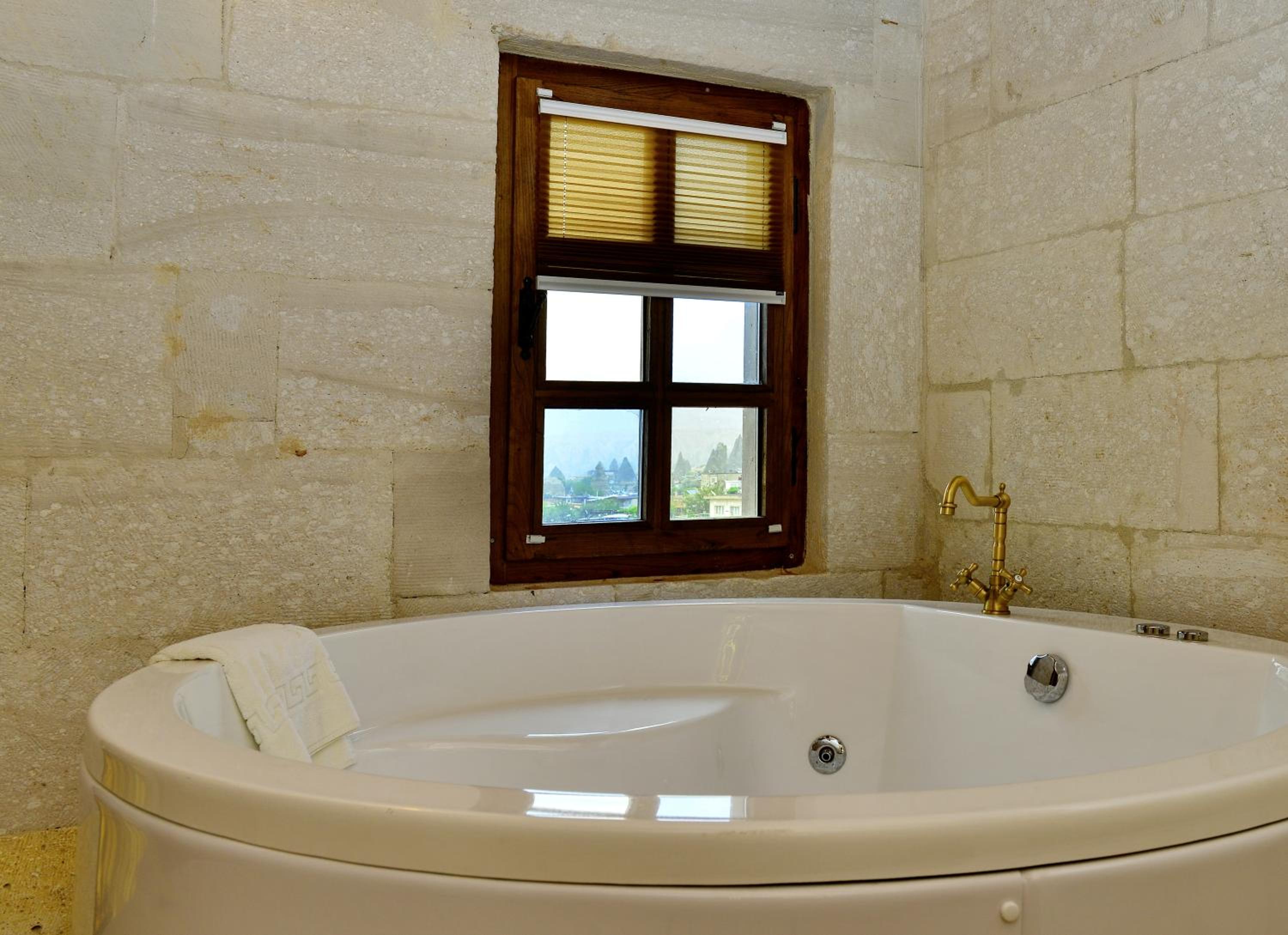 Caftan Cave Suites - Image 92