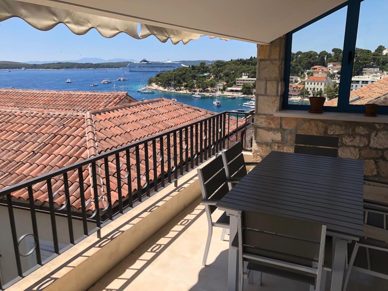 Penthouse in old Dalmatian house - Flybridge view 5
