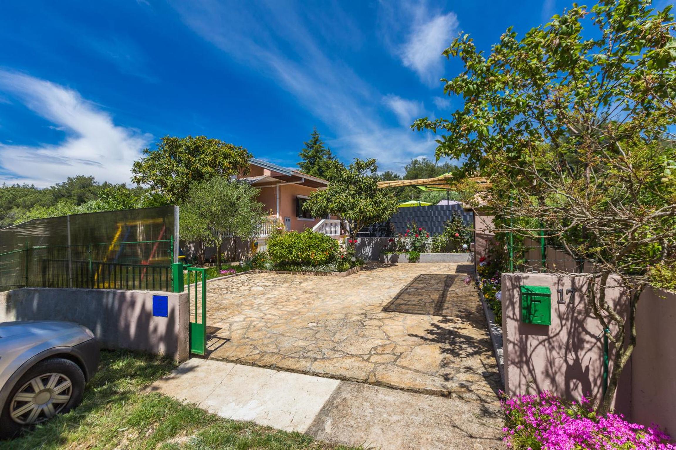 Hotel Holiday Home Flora - Image 1