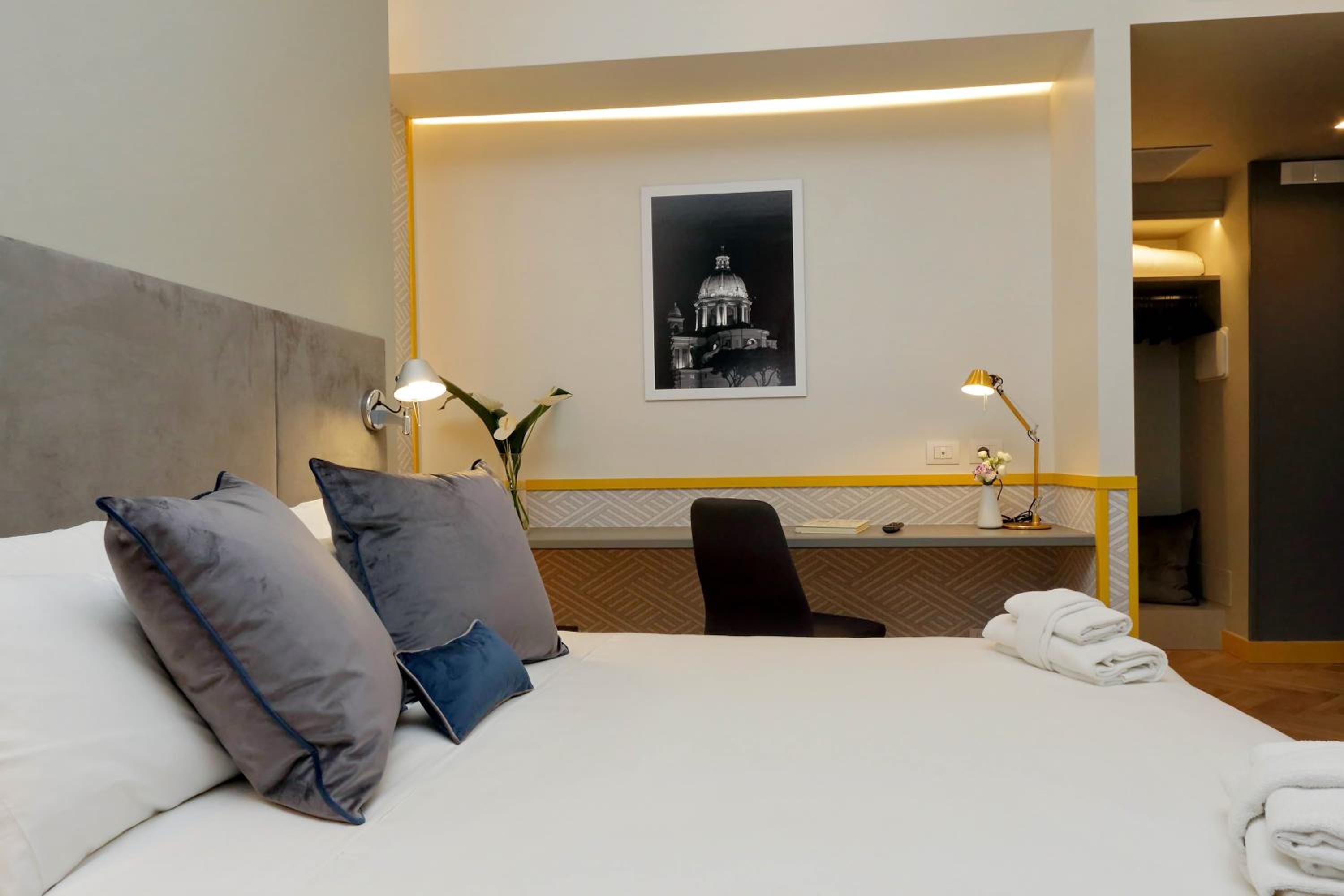 Roma Five Suites