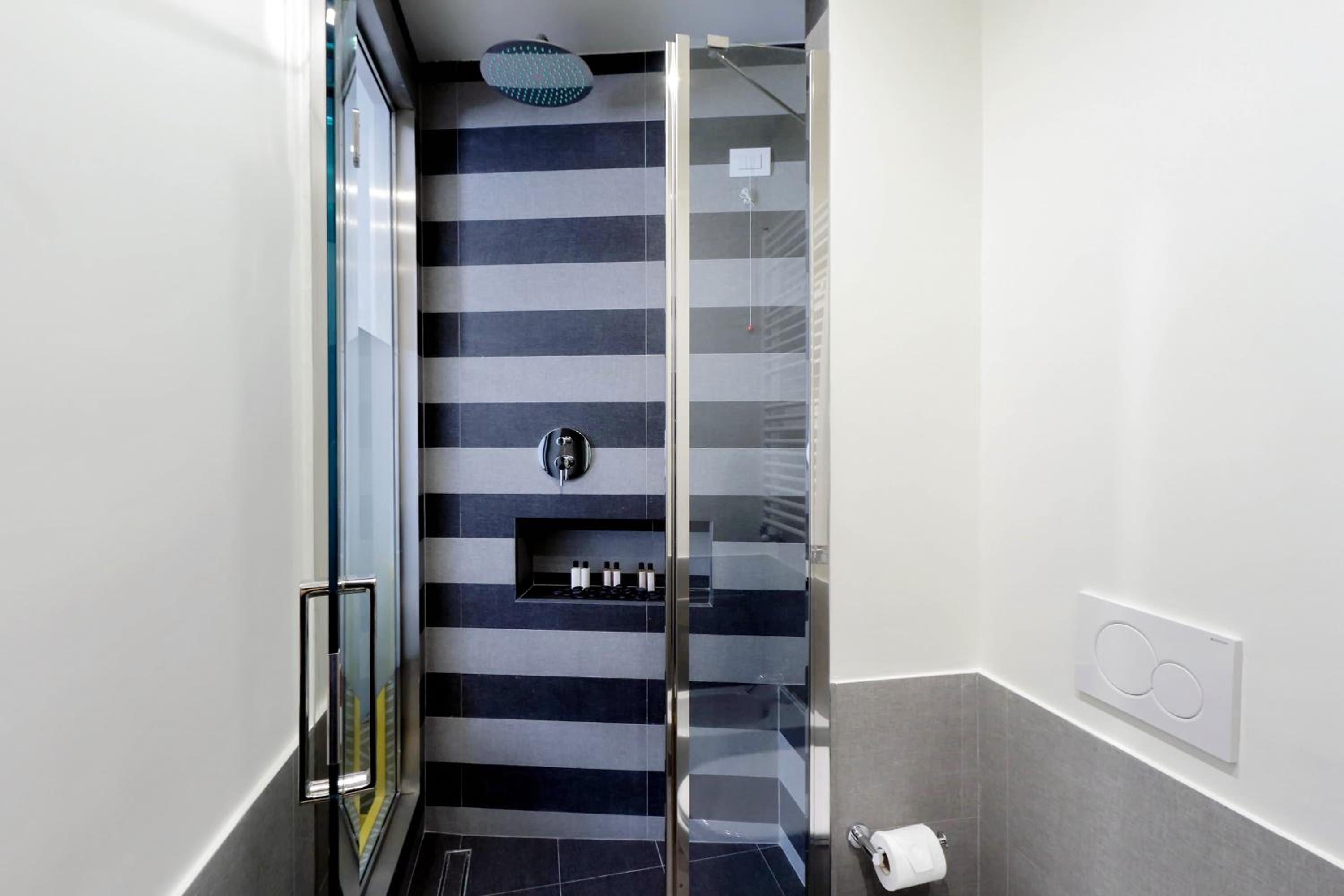 Roma Five Suites