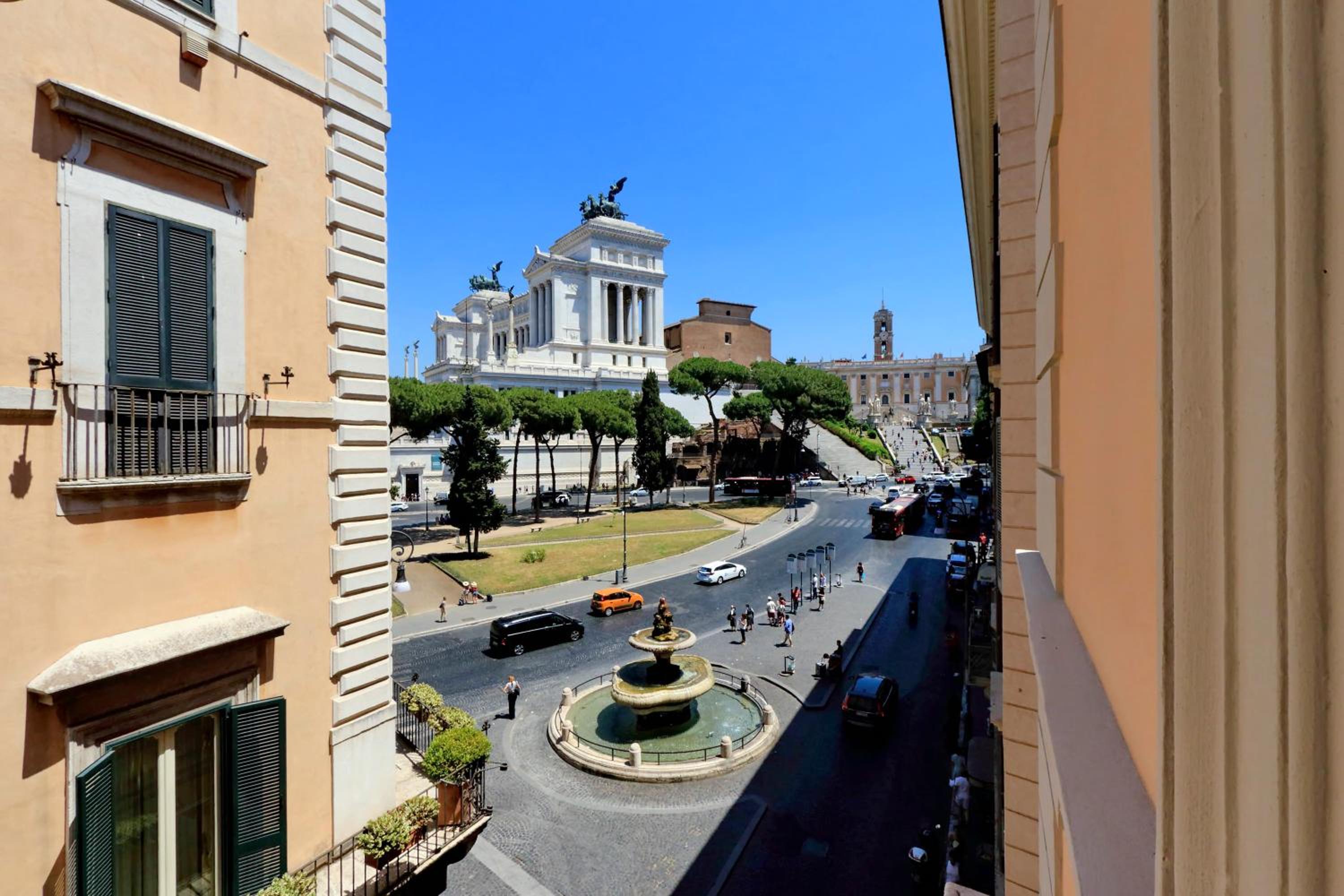 Roma Five Suites