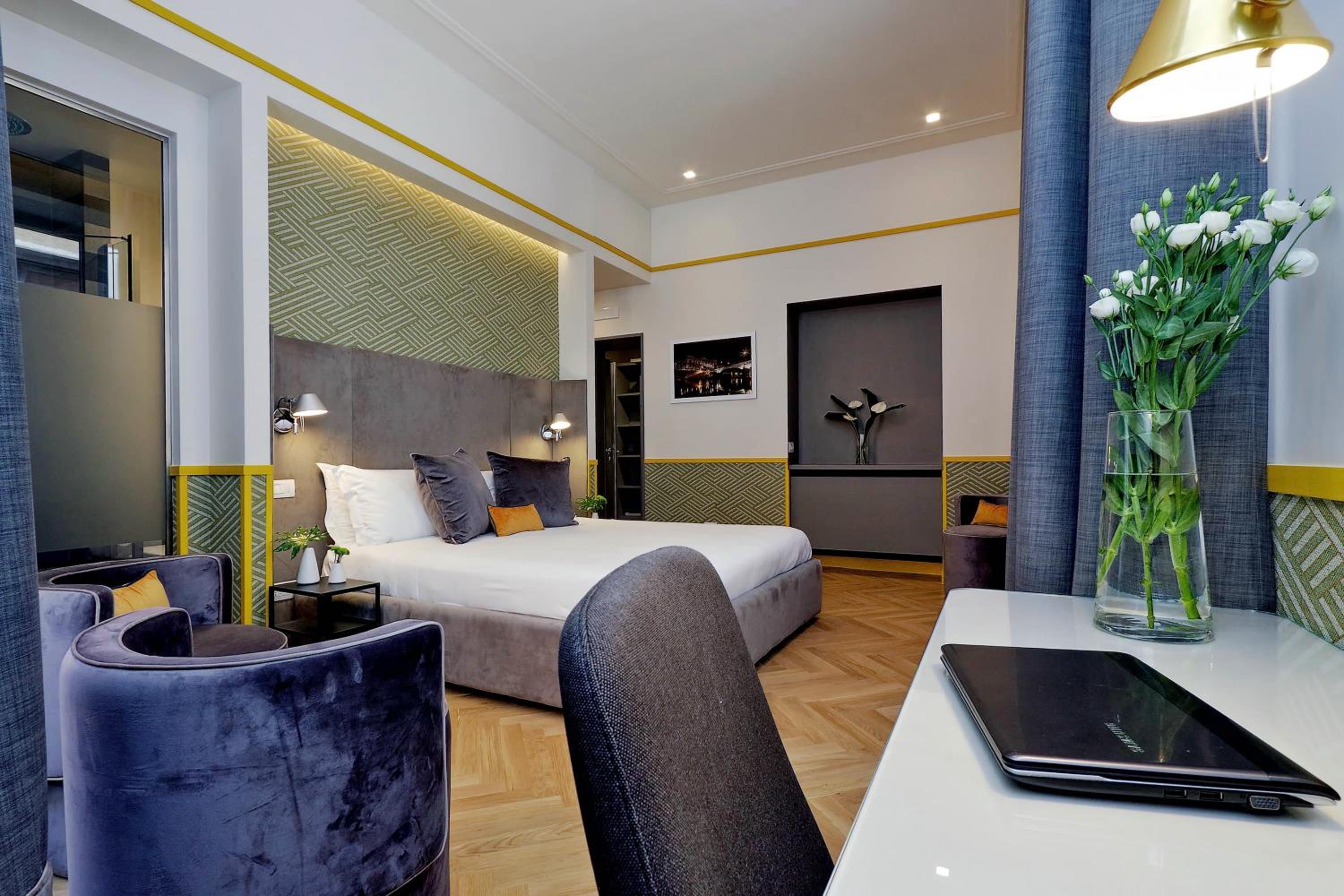 Roma Five Suites