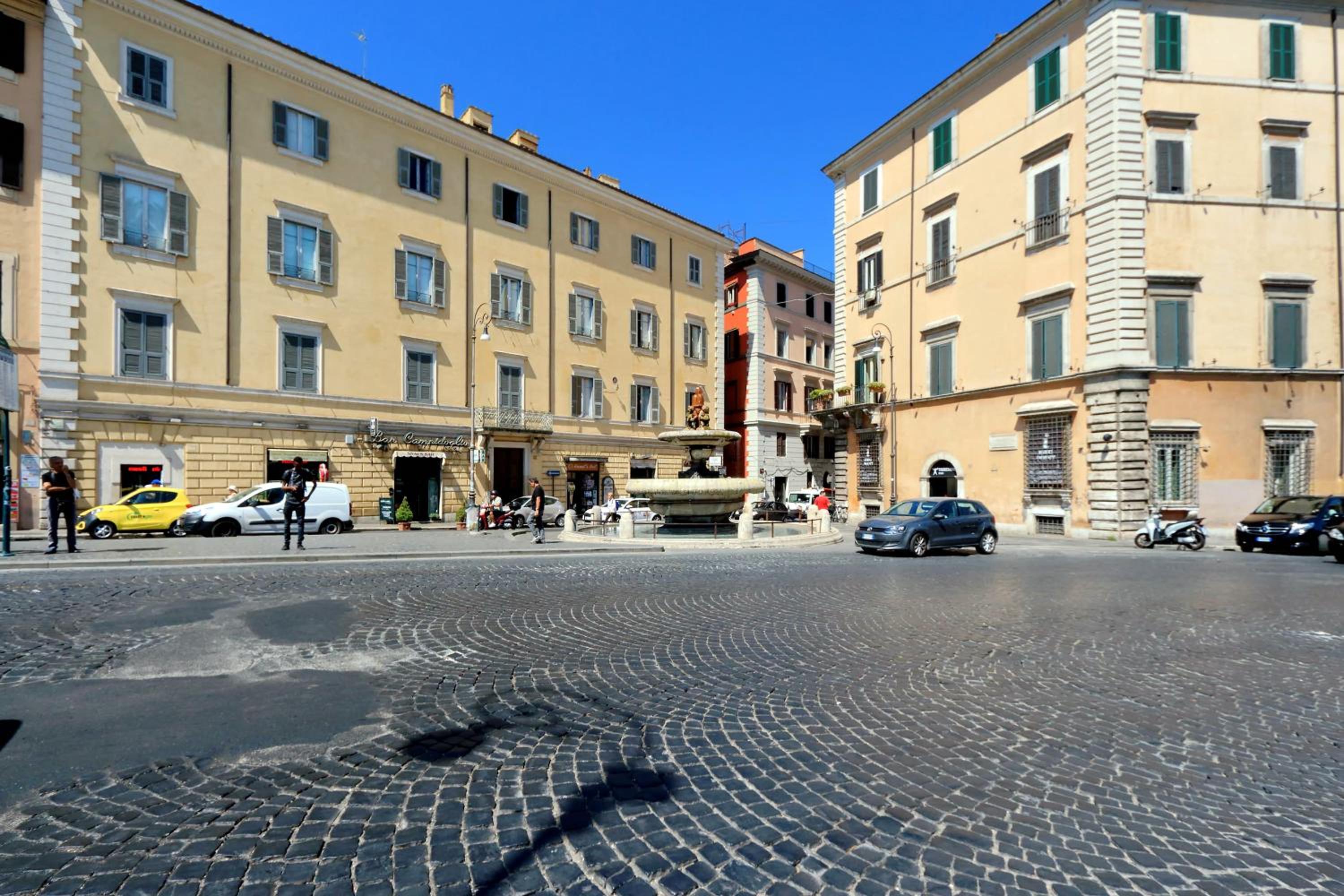 Roma Five Suites