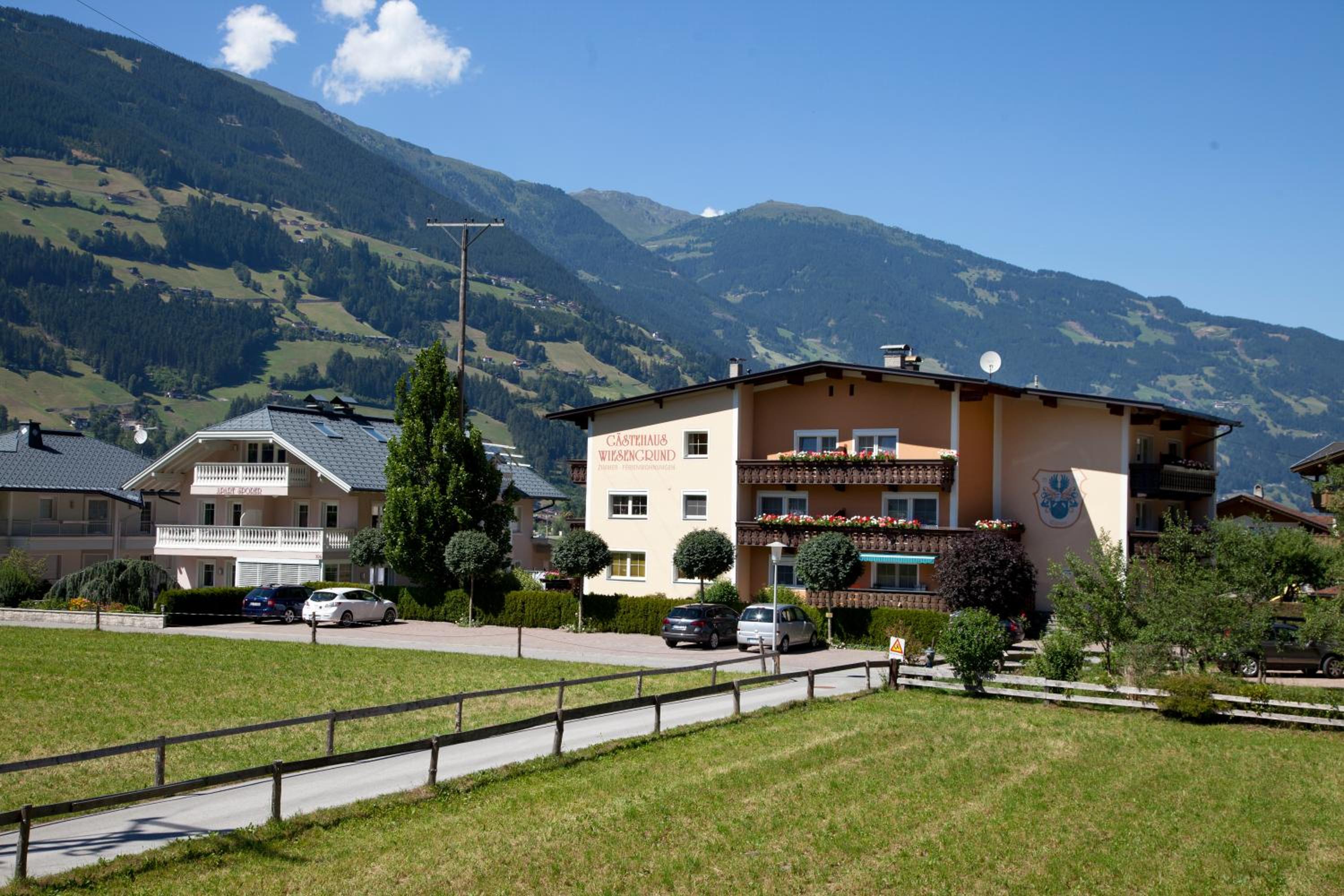 Gästehaus Wiesengrund & Apart Sporer view 2