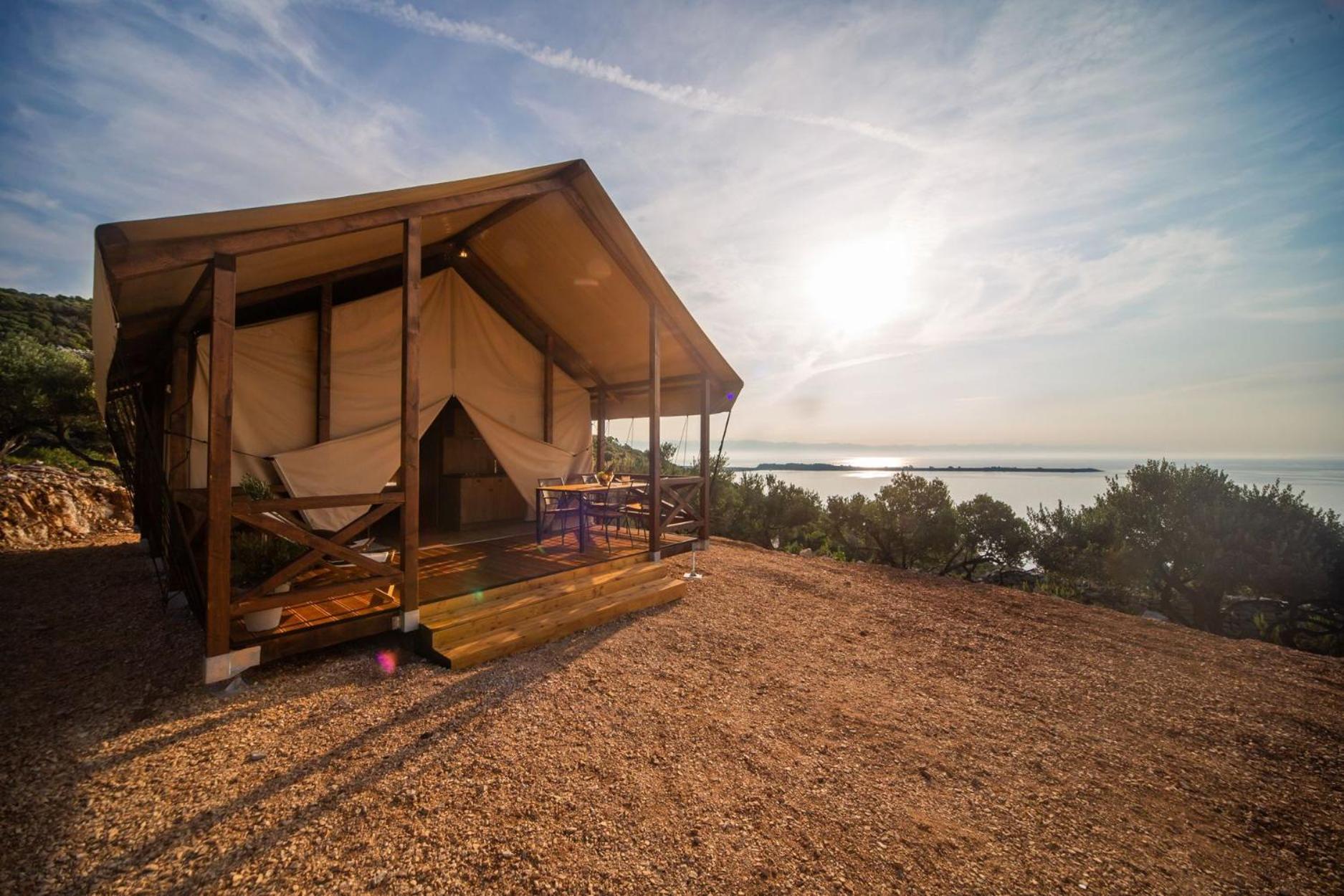 Glamping Tents and Mobile Homes Trasorka view 3