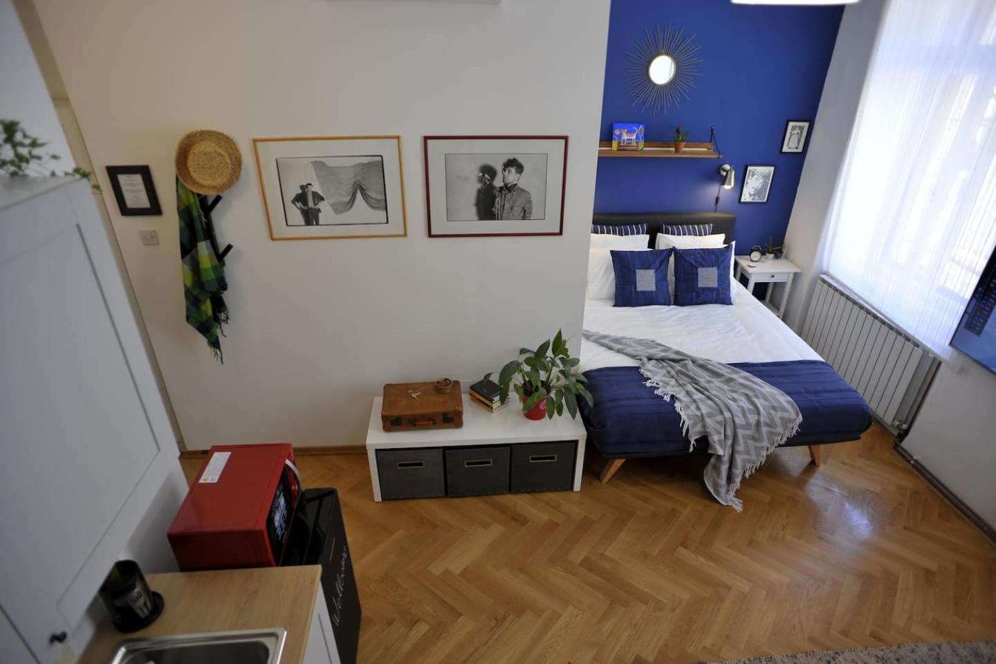 Apartment Bobby view 3