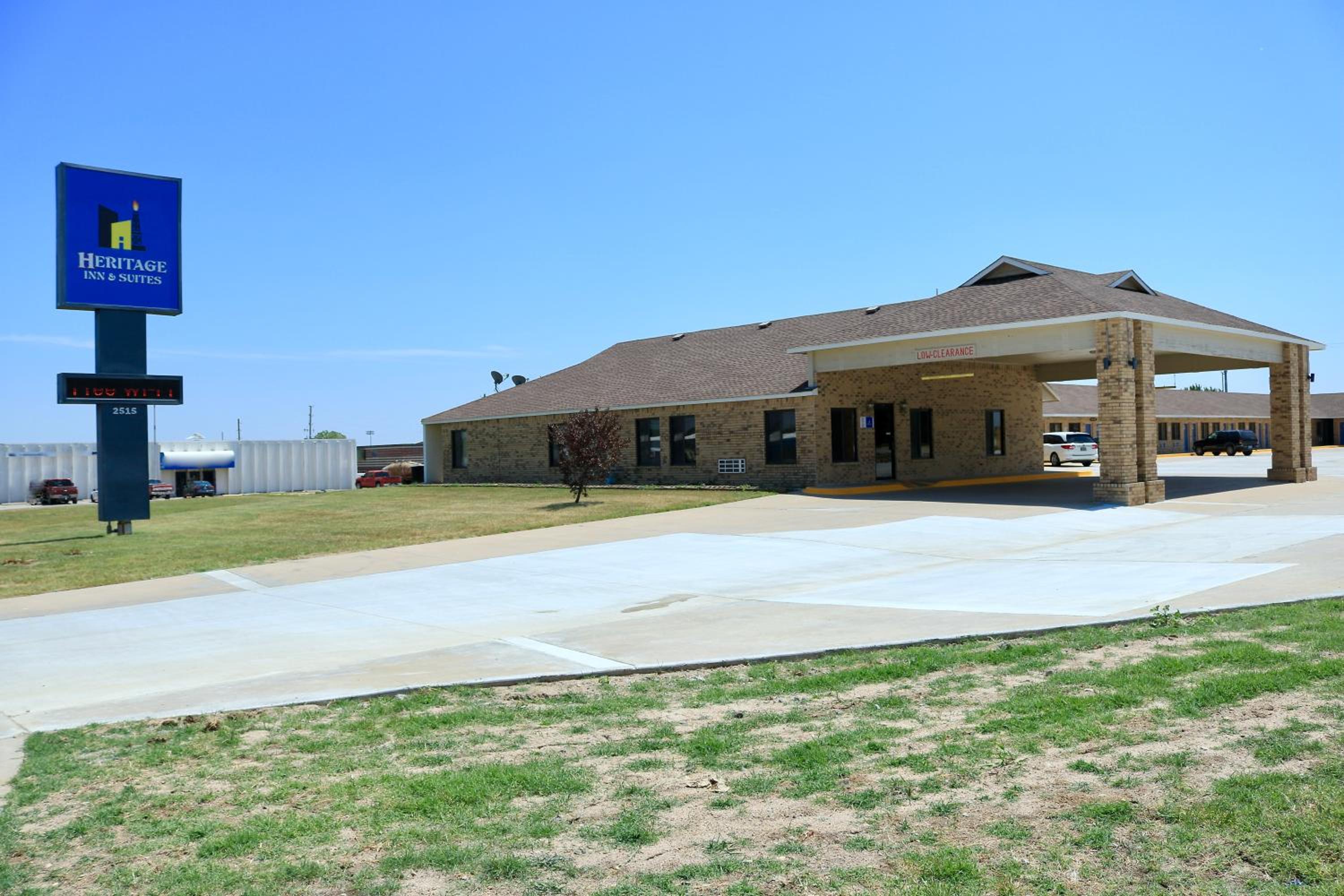 Heritage Inn & Suites