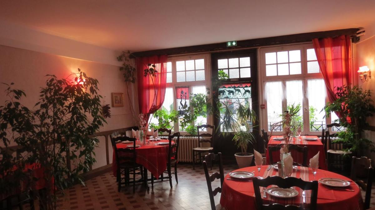 restaurant