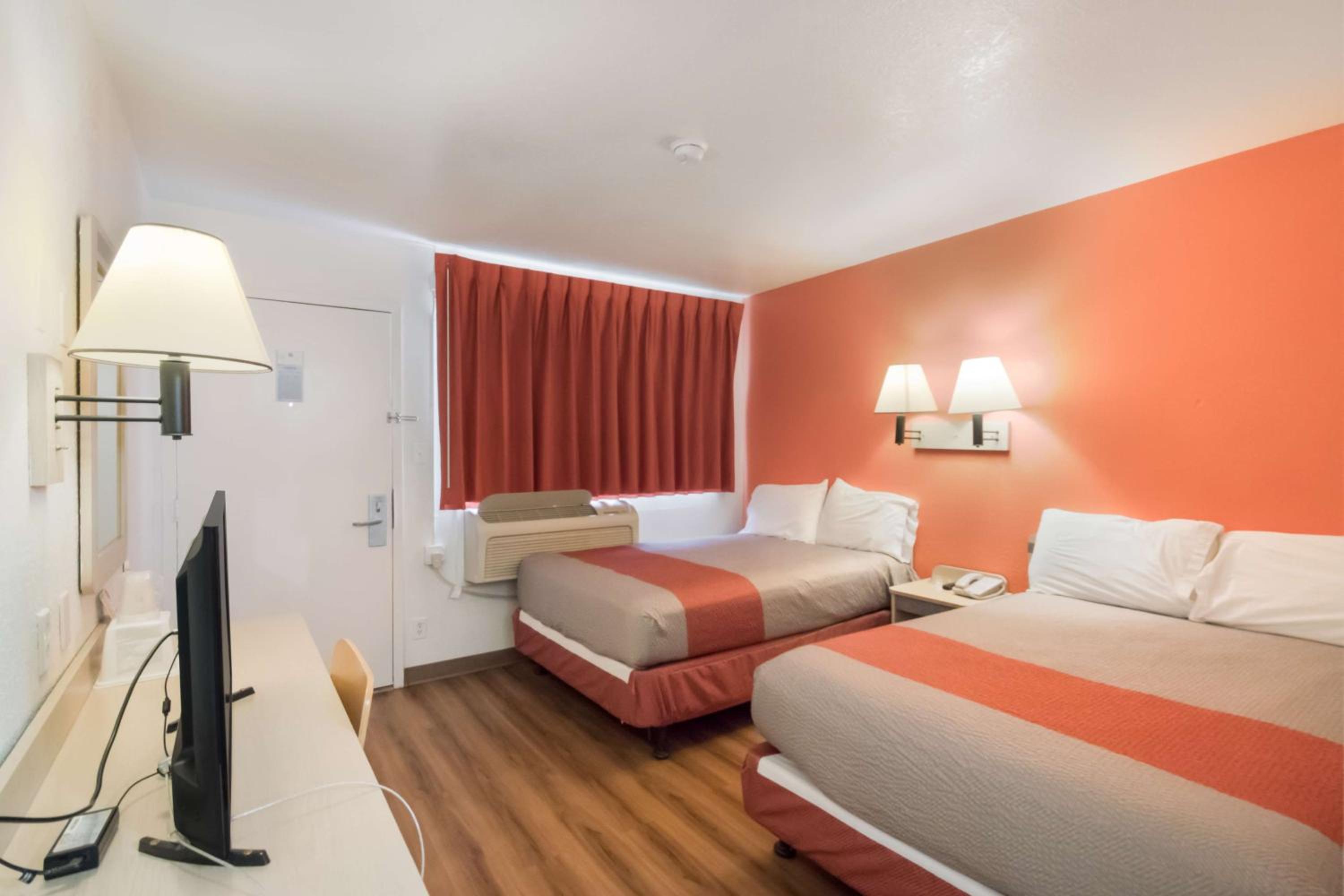 Moses Lake Vacations - Motel 6-Moses Lake, WA - Property Image 2