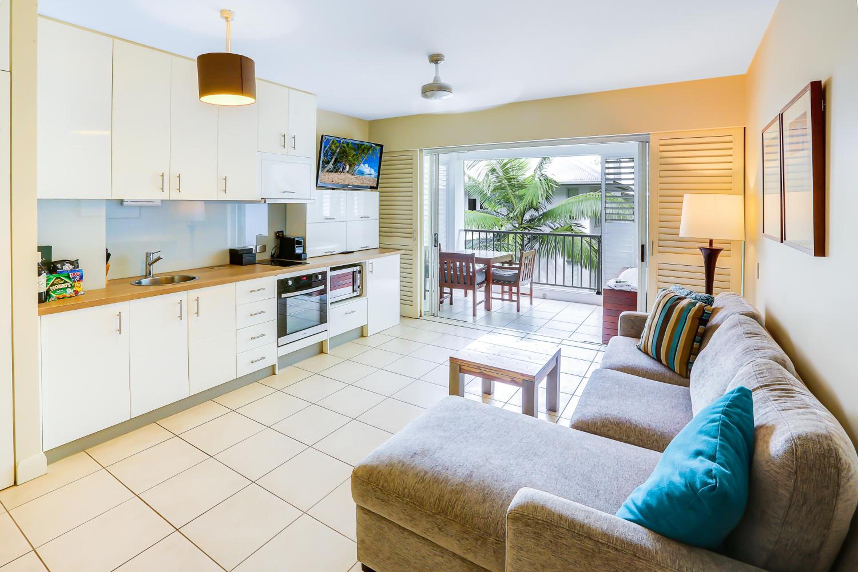 Elysium Private Accommodation at Beach Club & Spa