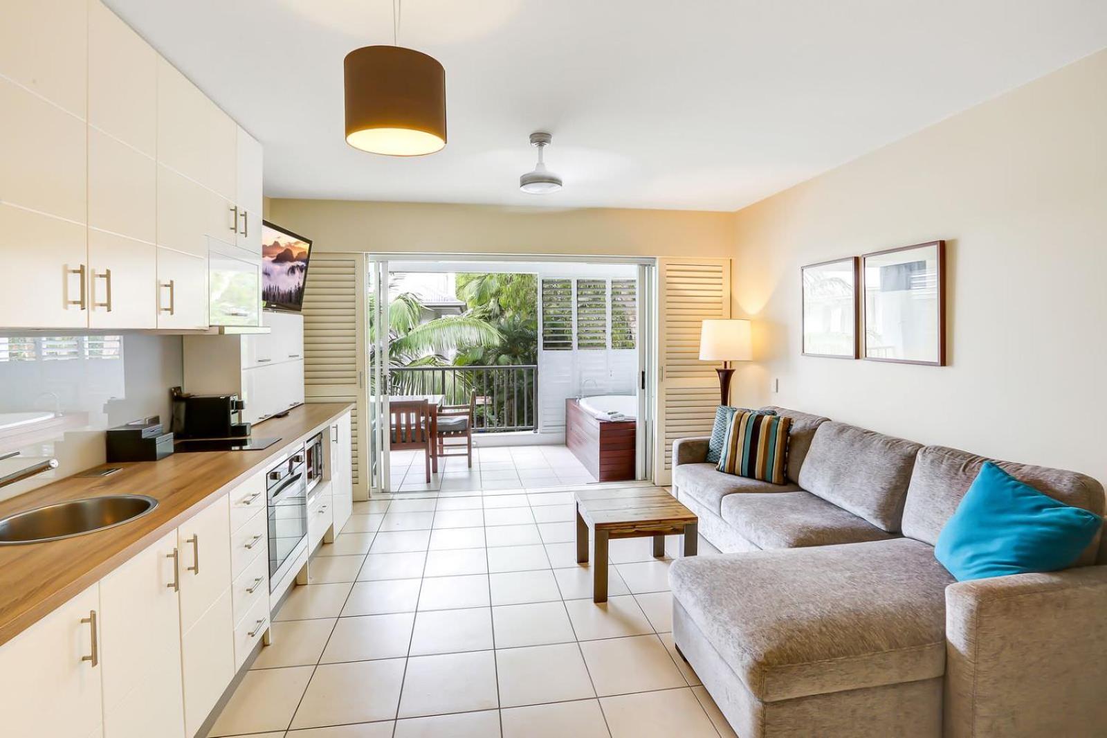 Elysium Private Accommodation at Beach Club & Spa