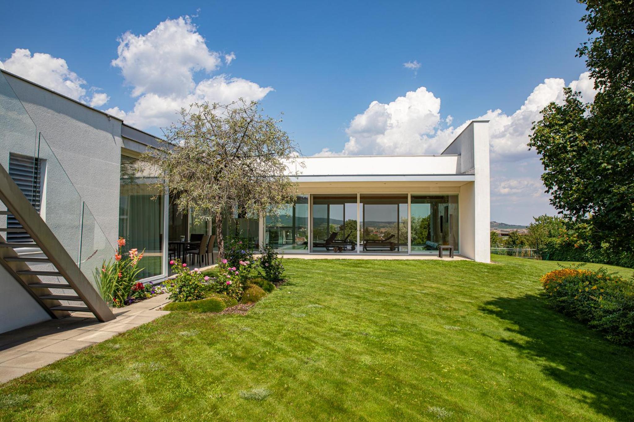 Country Lake Villa