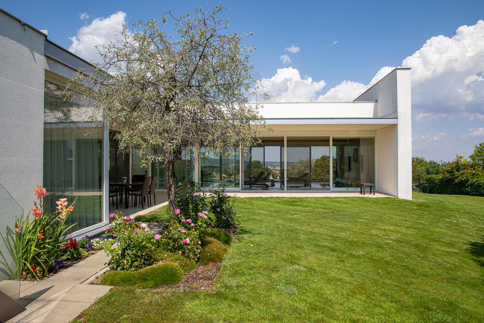 Country Lake Villa