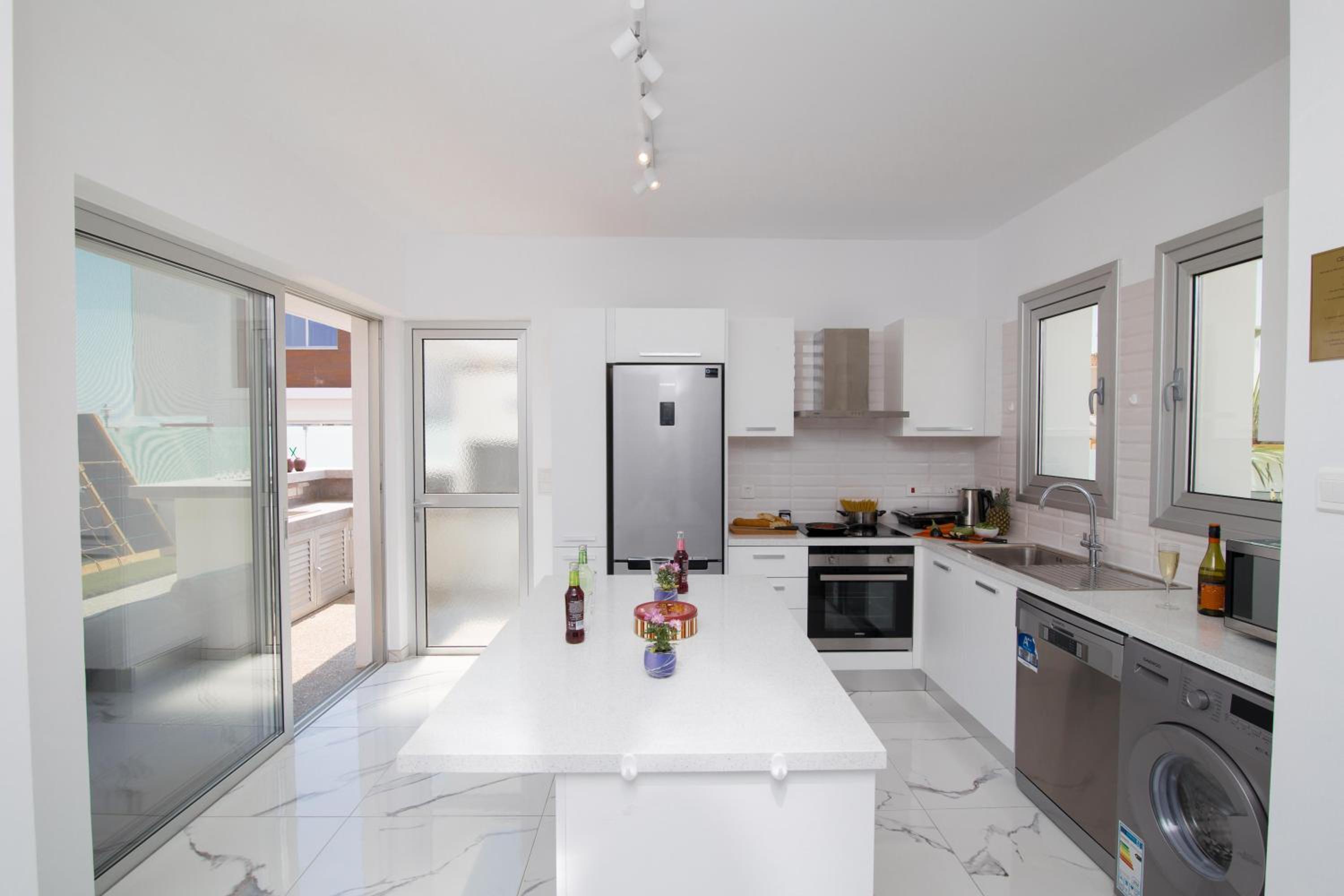 Villa Lynn Boutique Beachfront