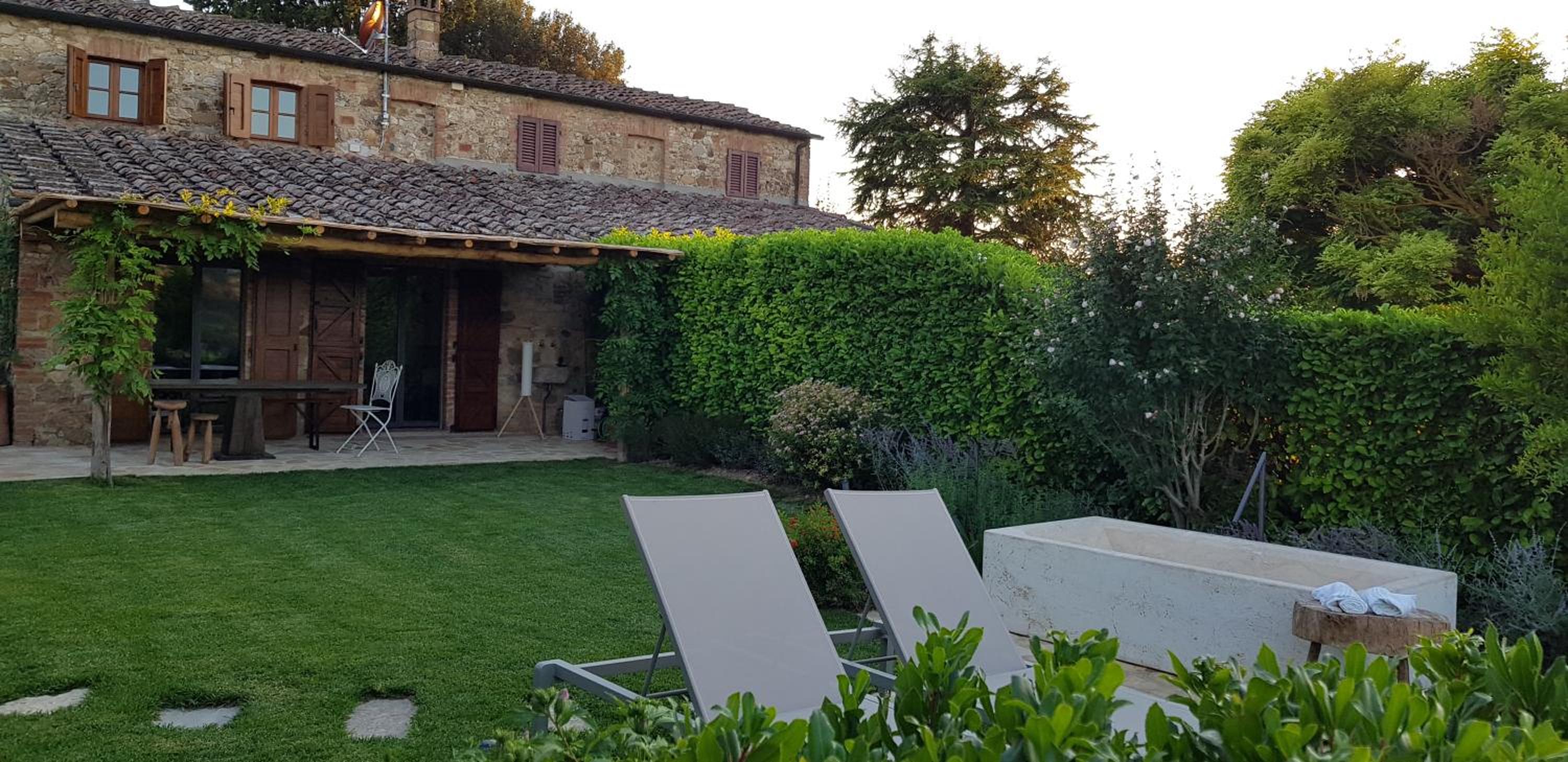 Luxury Serviced Cottage in a Historical Chianti Borgo view 5