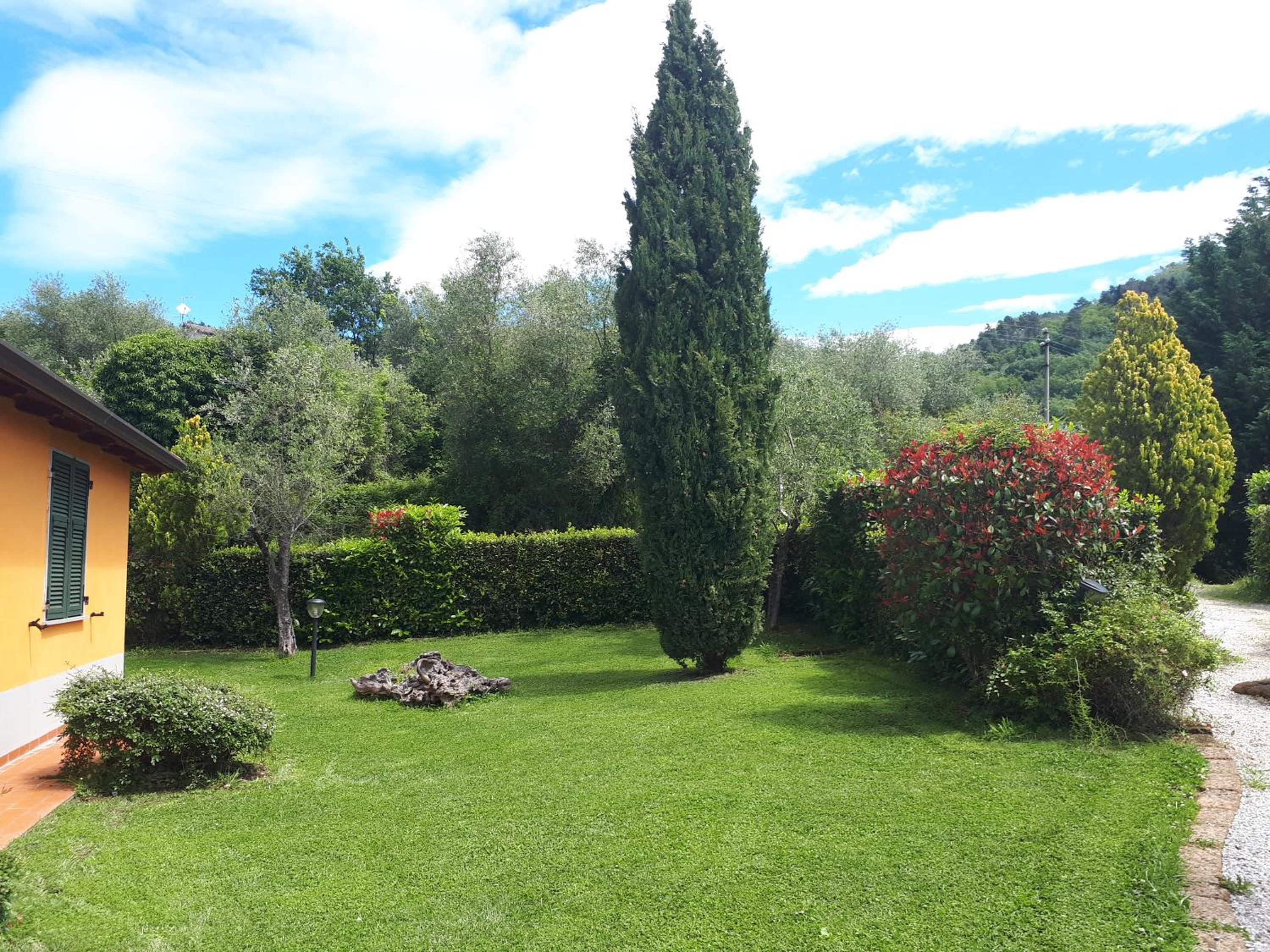 Appartamenti Residence Montebello, relax con giardino e piscina