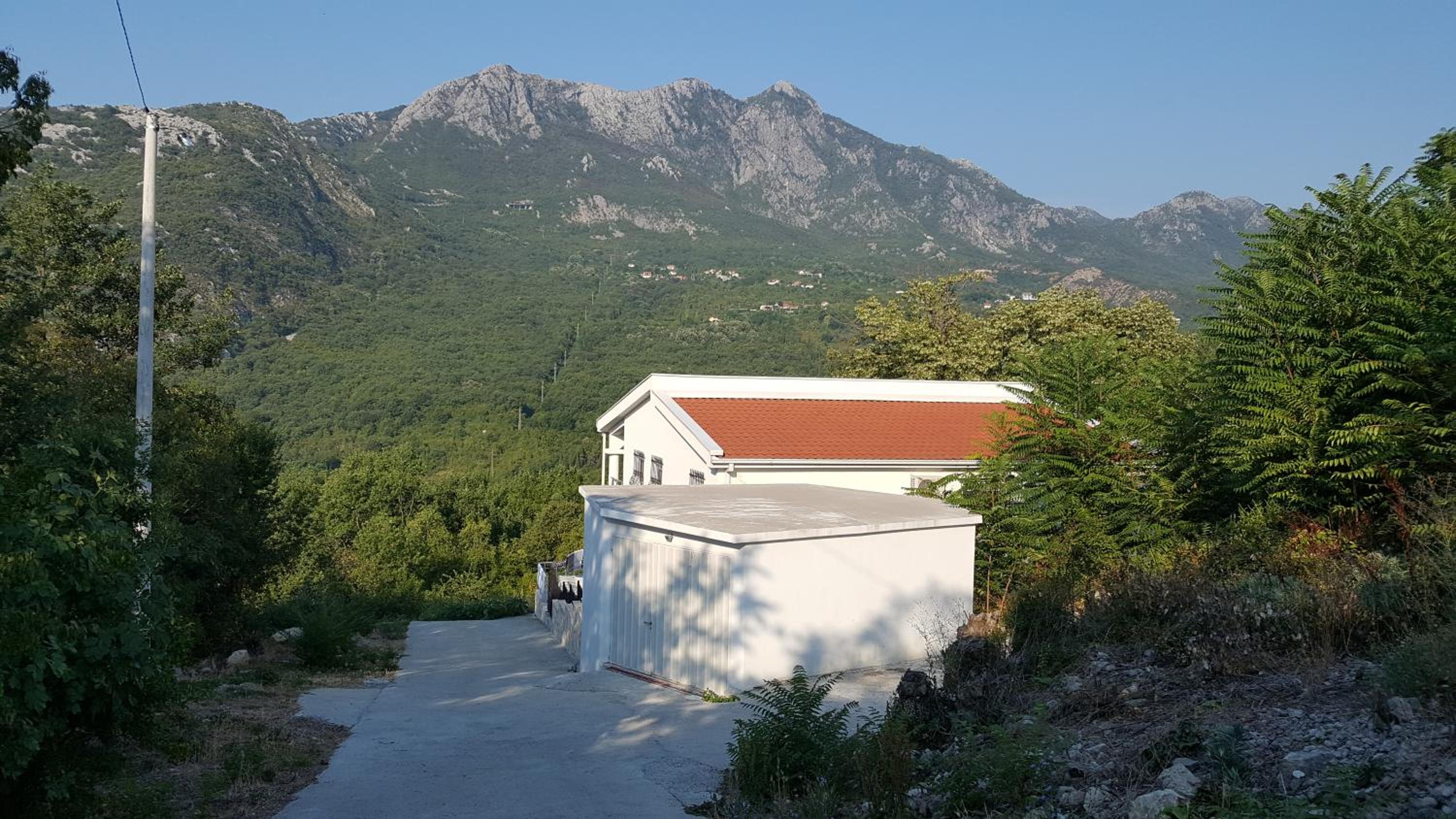 Whitehouse Villa