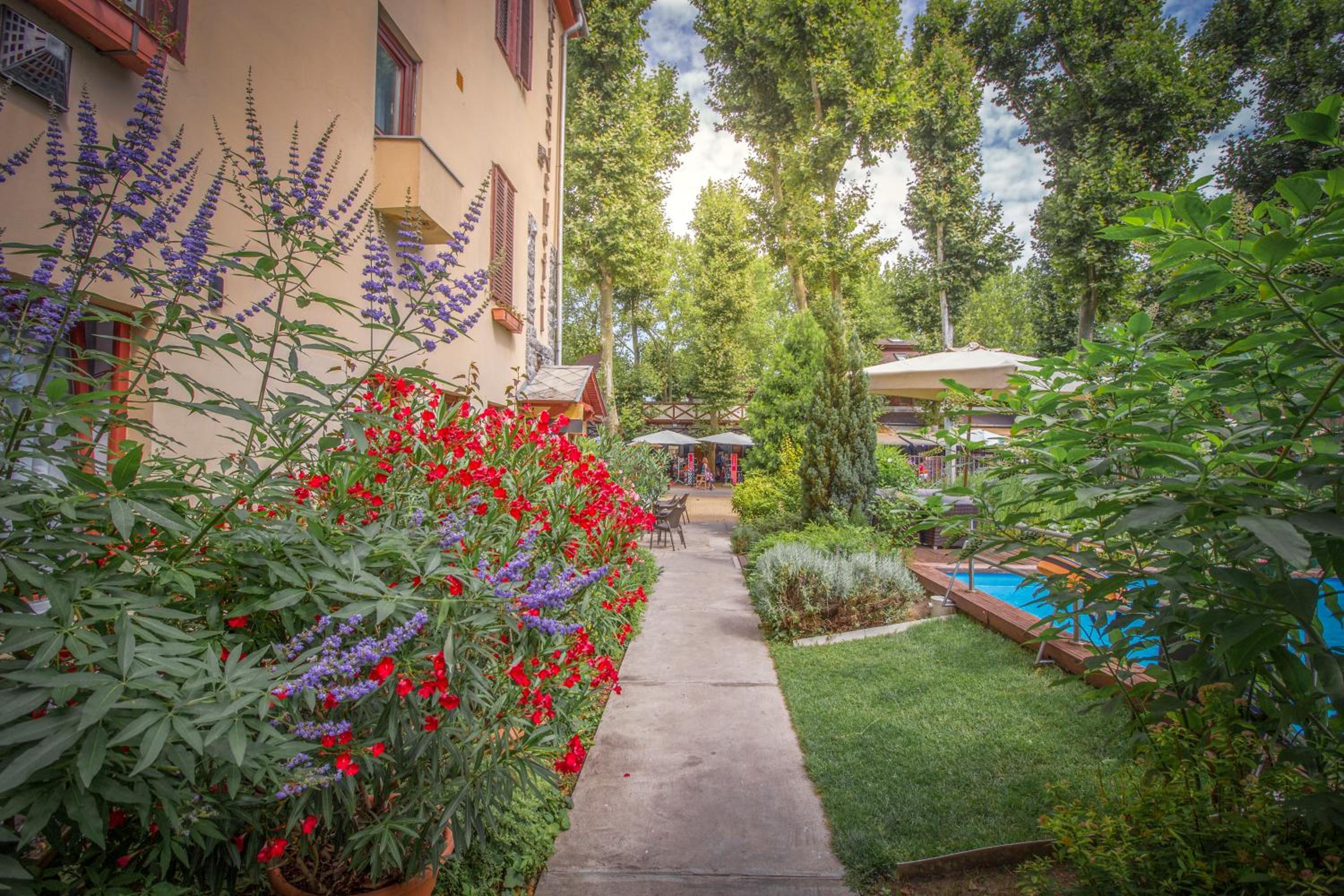 Hotel Renegade Hotel