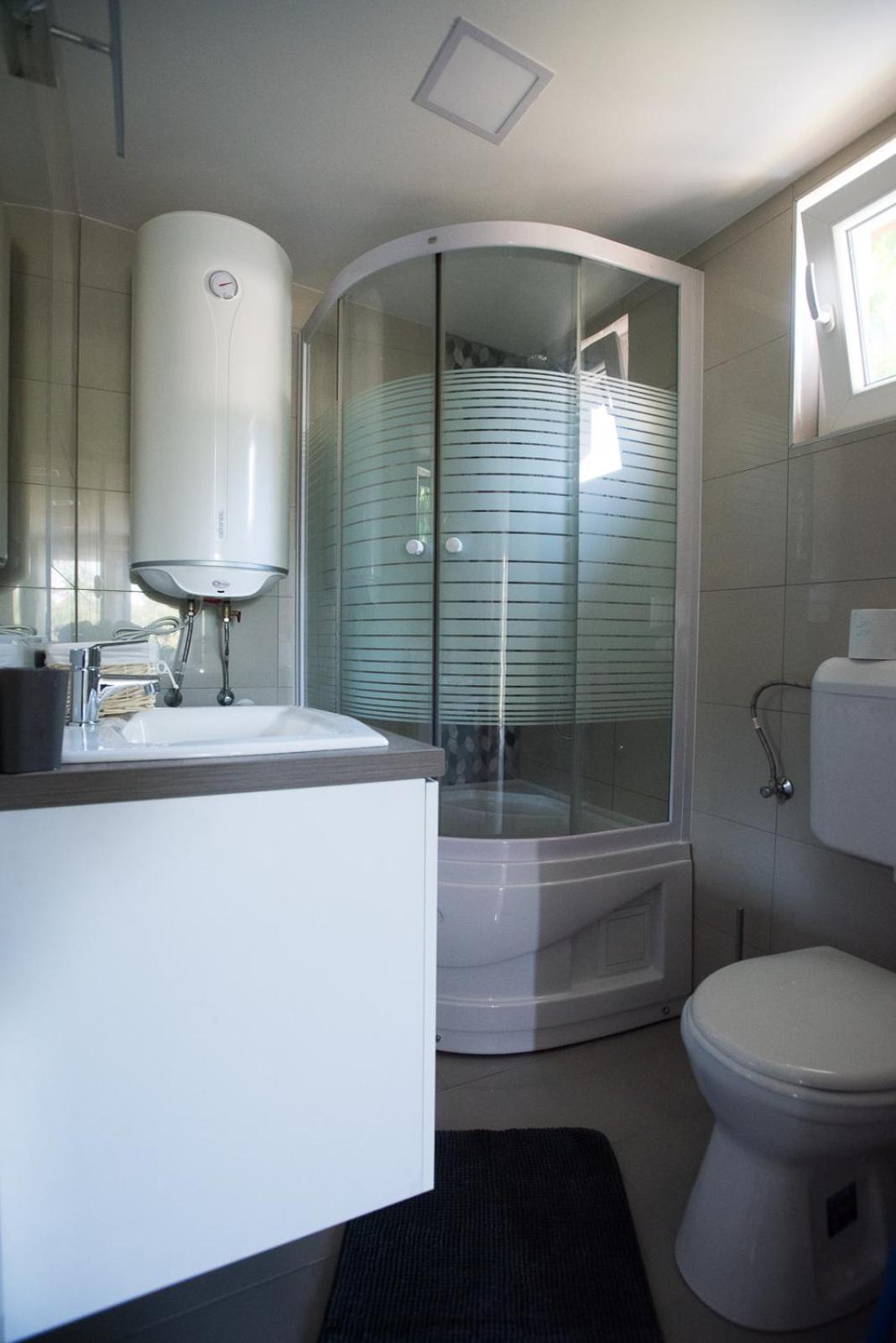 Fekete Orchidea Apartman view 4