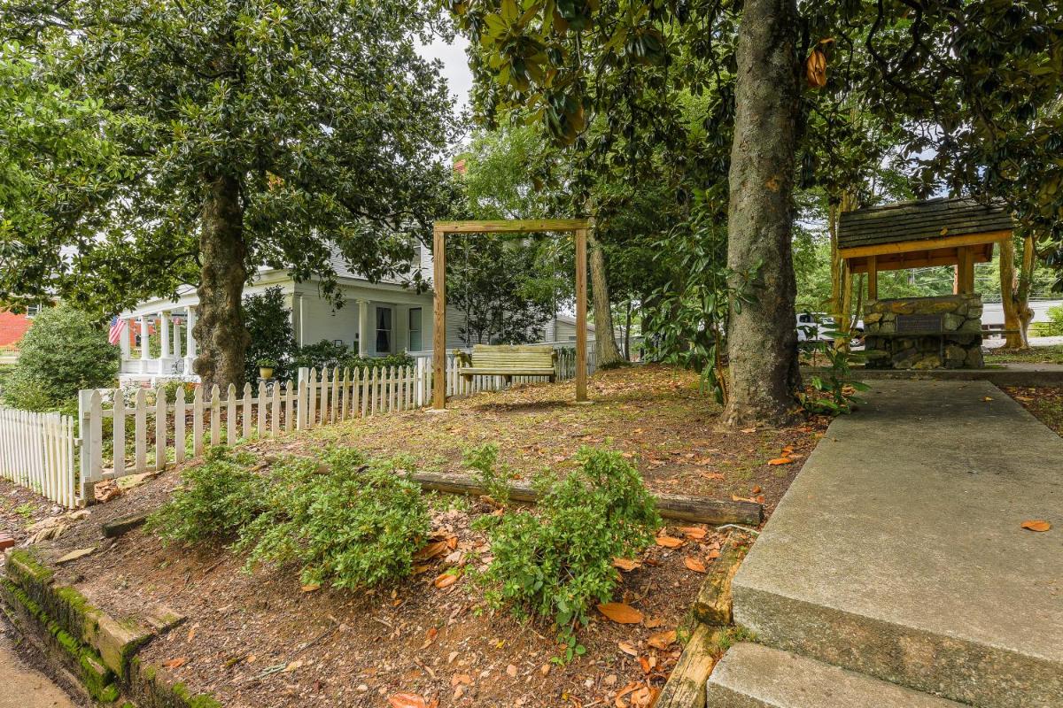 Simmons-Bond Inn Bed & Breakfast