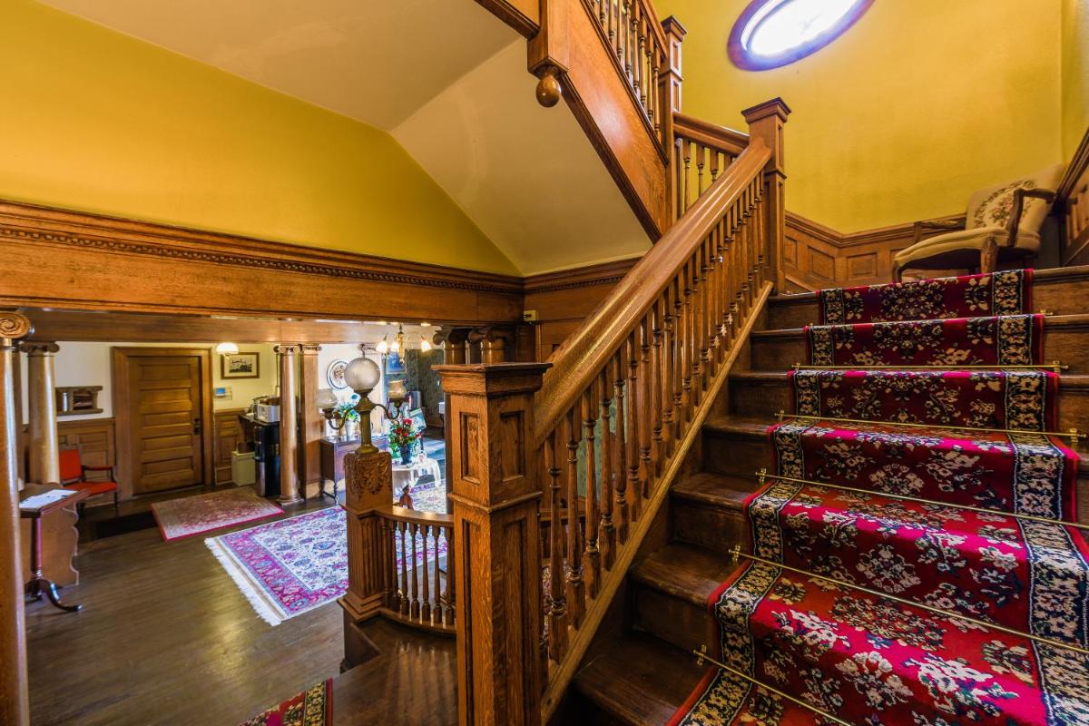 Simmons-Bond Inn Bed & Breakfast